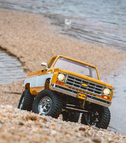 FMS 1/18 RC Crawler FCX18 Chevy K10 RC Truck RTR RC Car Model Car 8km/h 4WD 900mAh Hobby RC Cars Remote Control Car with LED Lights Vehicle 4-Ch 2.4GHz Transmitter