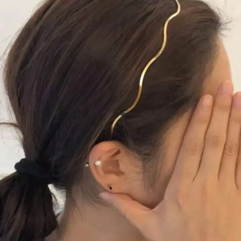 Simple Wave Curve Metal Hairband, Versatile Outdoor Use, Anti-Slip Hair Tie, Sweet Headband for Washing Face, Spa Styling, Casual