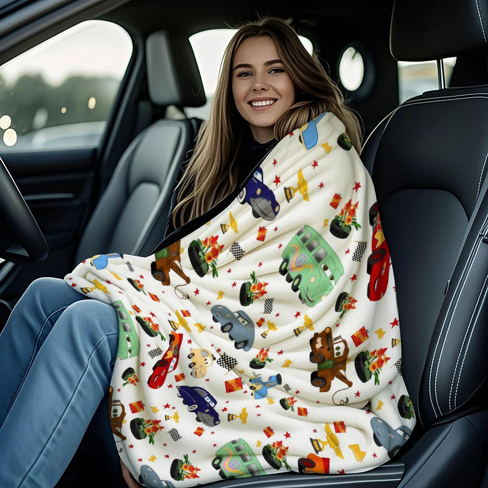 Cartoon Race Car Print Flannel Blanket, Fun Trophy & Checkered Flag Themed Throw Blanket, Cozy Soft Warm Blanket with Cute Vehicle Details, Ideal as a Playful Gift Blanket for Kids & Racing Fans