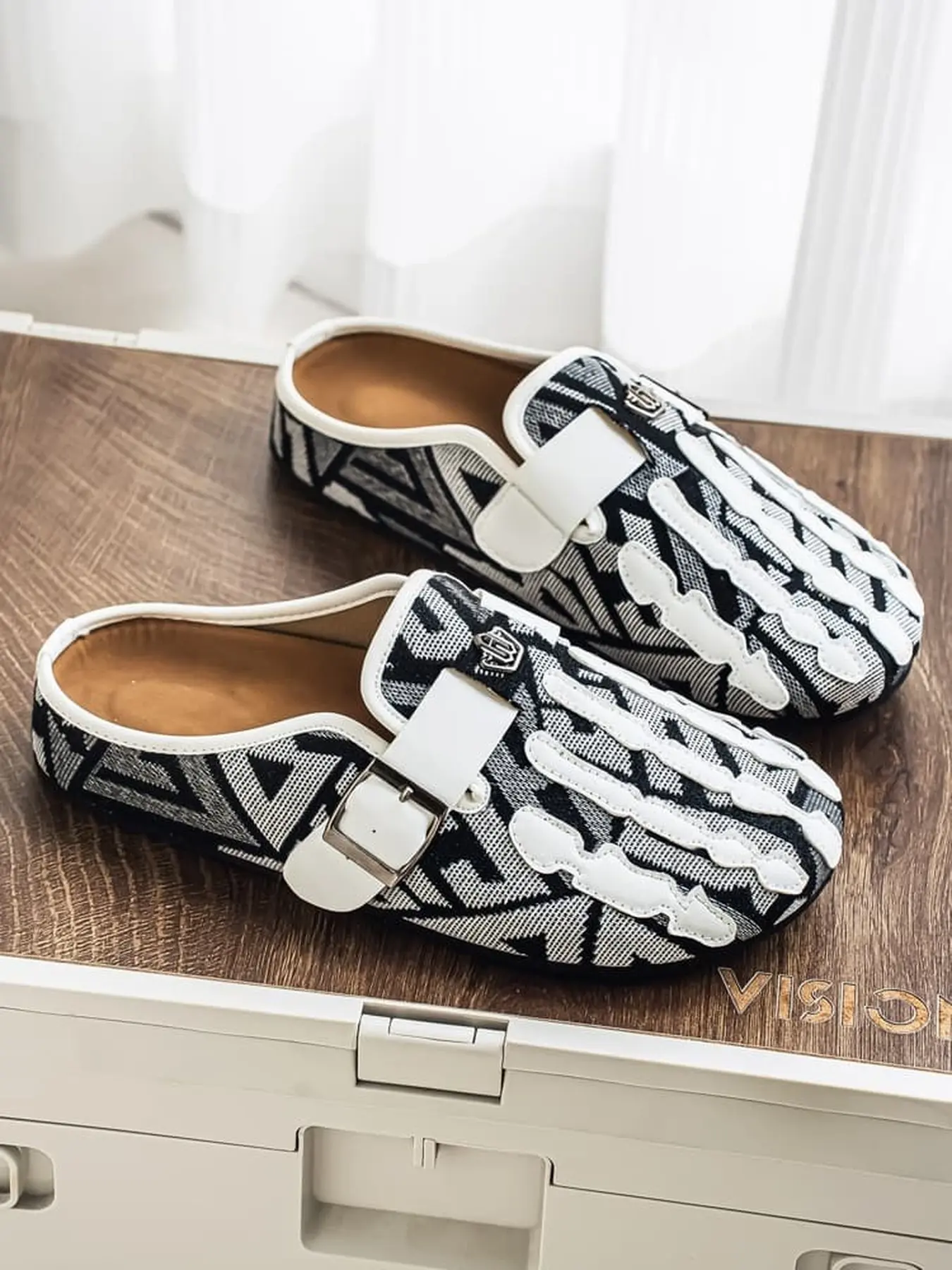 1 Pair Mens Slip On Mule Slides Shoes Mules Ethnic Retro Style Unique Bone Decor Fabric Upper Non Slip Flat Sole Easy Wear For Shopping Party Home Casual Outing