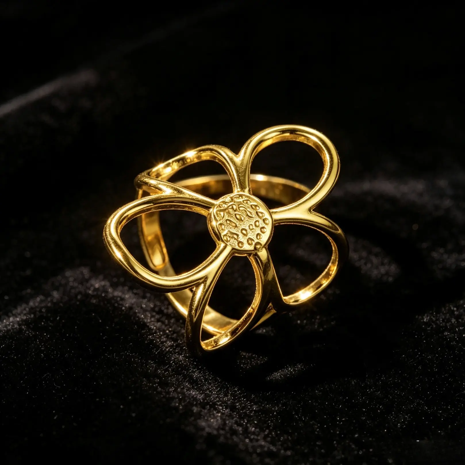 Vintage Hollow Daisy Stainless Steel Ring, Adjustable Open Band, Delicate Floral Silhouette, Elegant Daily Accessory, Thoughtful Gift For Valentine’s Day, Mother’s Day And Birthday Occasions