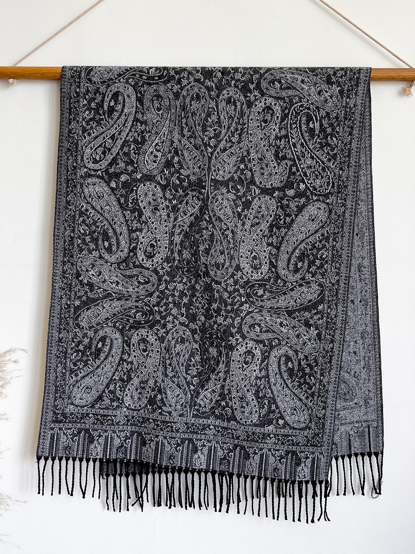 Women's Boho Style Paisley Print Scarf, Fall Winter Woven Fabric, Fitted Design, Soft Warm Accessory for Daily Wear & Modern Fashion