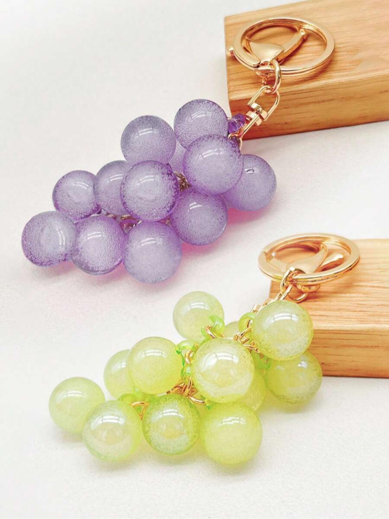 Resin Transparent Beaded Grape Pendant,Grape Keychains Bubble Jelly Grape Cluster Keychains Jelly Grape String Keyrings,Decorative Accessories Fruit Grape Bag Chain Pendant Amethyst Grape Charms Student Schoolbag Decoration Backpack Keychain Gift