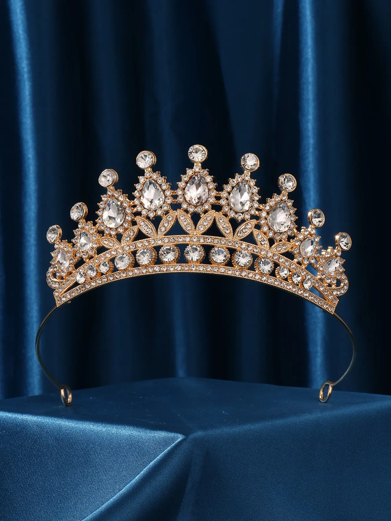 Crown for Women, Princess Style Headpiece for Girls, Crystal Vintage Hair Accessory for Weddings, Birthdays, Graduations