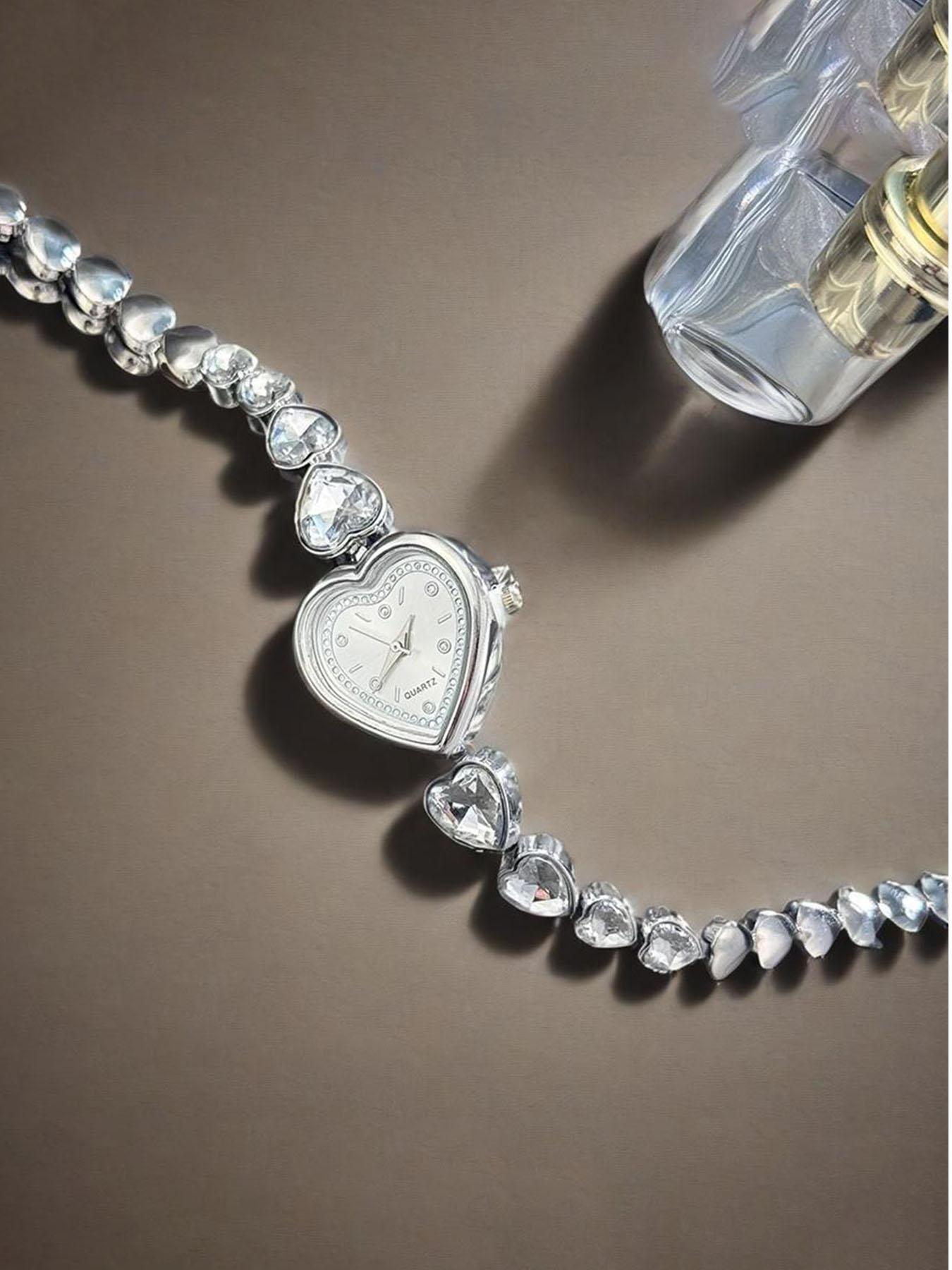 1 heart-shaped diamond encrusted women's watch, niche fashion women's quartz watch, peach heart diamond bracelet watch