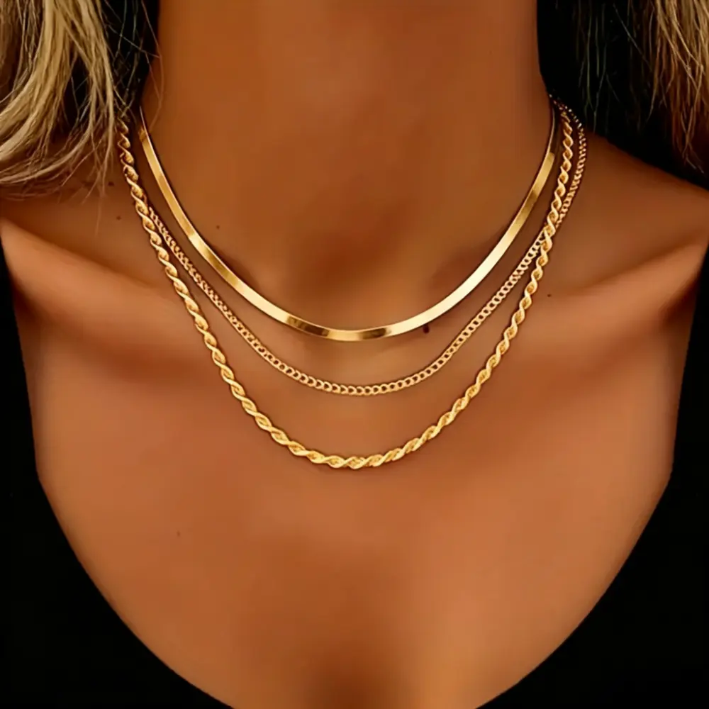 A three-layer stainless steel lady's necklace, suitable for daily wear, and also an exquisite gift for women.