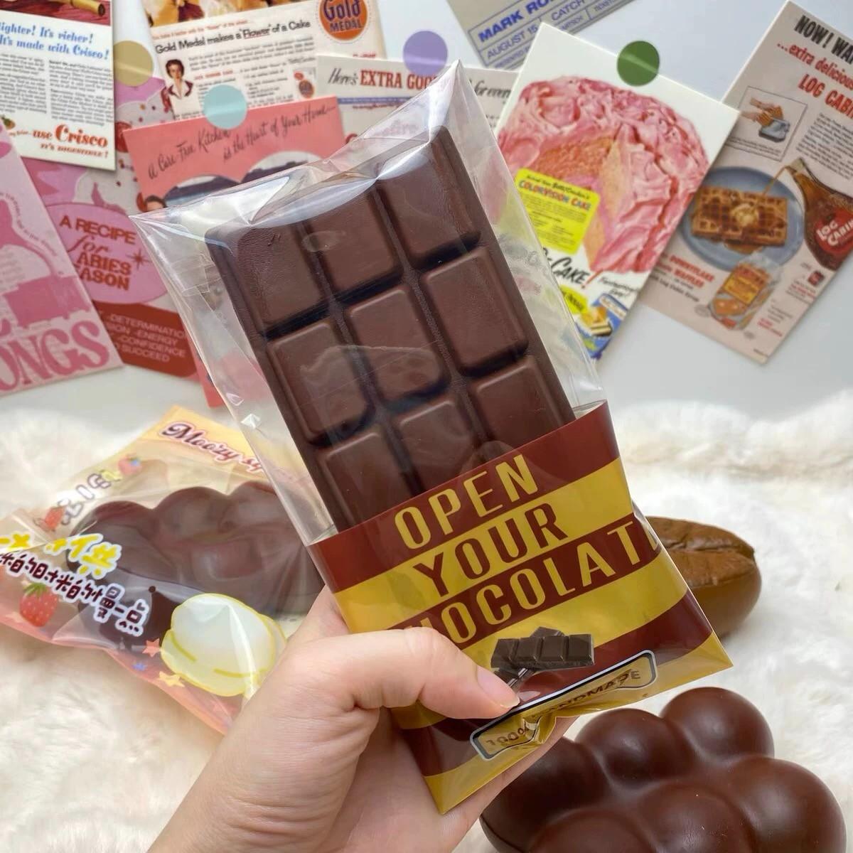 Realistic Chocolate Prop, Stress Relief Toy with Chocolate Scent, Office Fidget Tool, Sweet Shop Decoration, Prank Toy, Best Gift