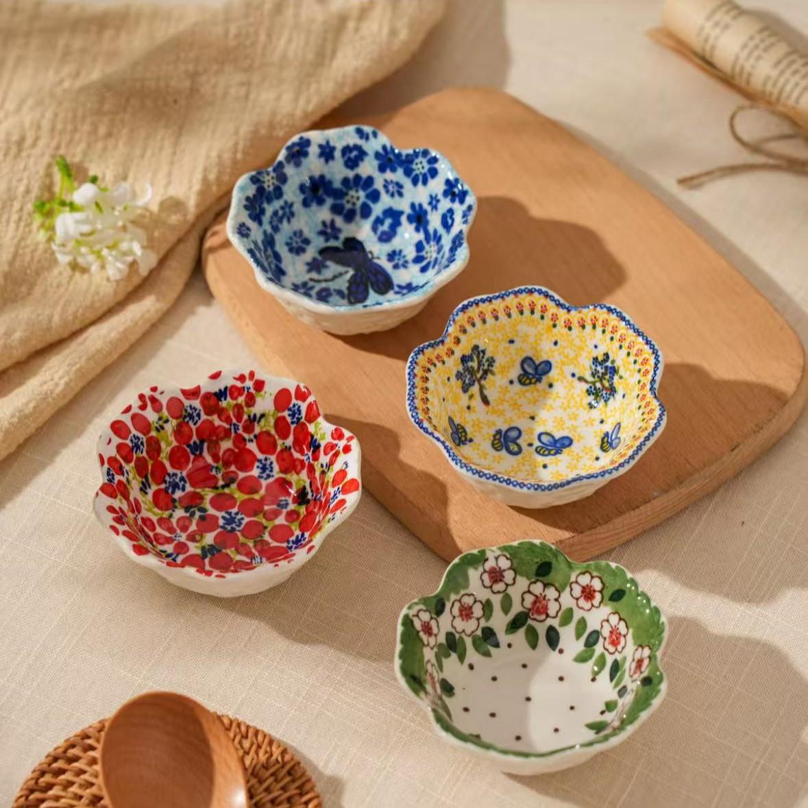 Bohemian Style Ceramic Dipping Sauce Dish Set, Creative Petal Edge Condiment Bowls, Multi-Functional Soy Sauce Vinegar Snack Plates Kitchen Utensils