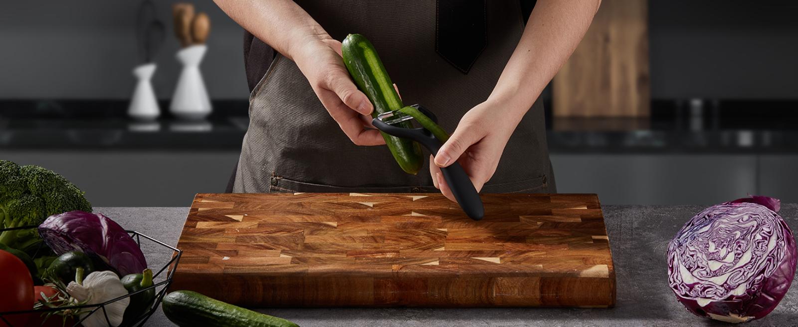 D.Perlla Knife Set Ceramic 16 Pieces White Kitchen Knife Set with Acrylic Stand, High Carbon Stainless Steel, Non Stick Coated Knife Block Set, No Rust, Non Slip Handle, Sharp Knife