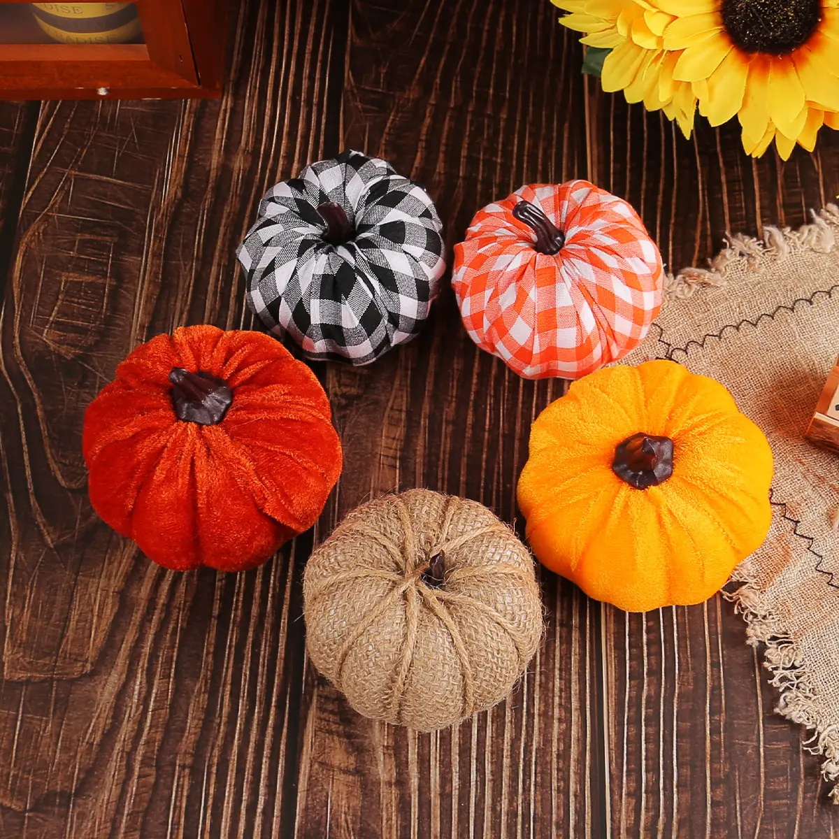 Household Lightweight Colorful Round Flannel-Covered Simulated Pumpkin Set, Decorative Home Decor for Thanksgiving, Halloween Festivals, Gifts