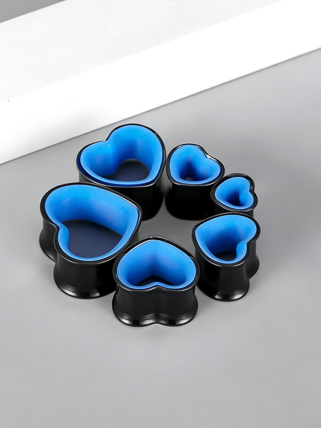 vanku 2pcs Hollow Heart Shape Ear Tunnels Plugs, Stainless Steel Hypoallergenic Piercing Gauges Earrings, Unisex Gift for Women Men