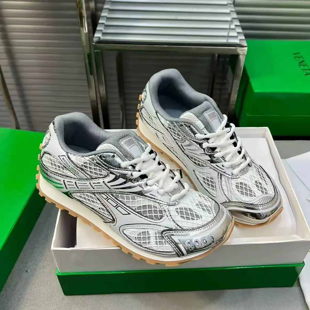 Metallic Silver Mesh Retro Running Sneakers Women Men Breathable Lace-Up Casual Walking Shoes Non Slip Gum Sole Streetwear Athletic Footwear