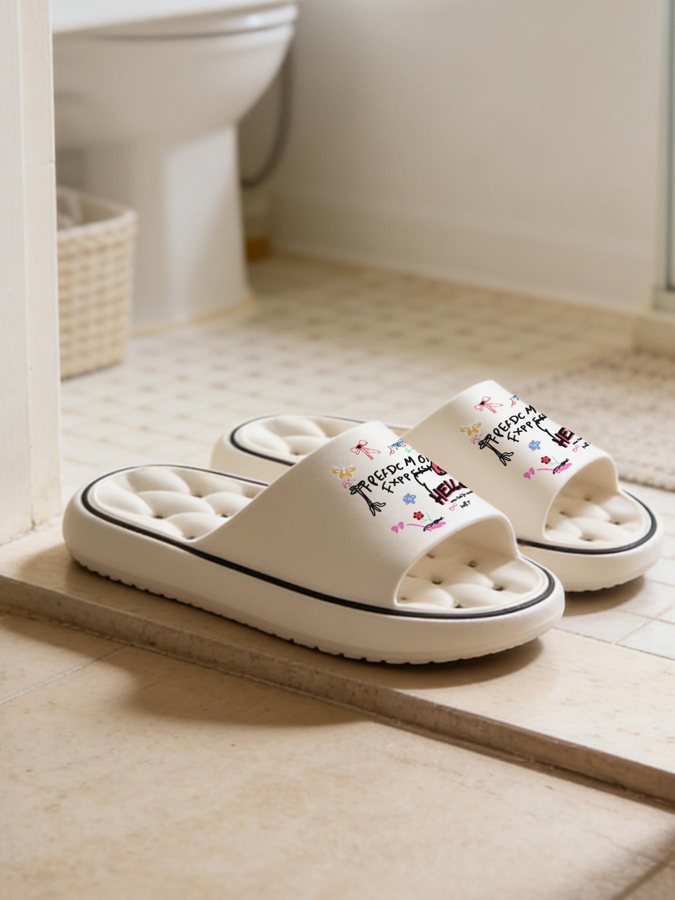 1 Pair Graffiti Letter Bow Themed Printed Hollow Massage Thick Sole Slippers, Sweet Cool Personality Style, Non-slip Soft Sole, Quick-dry for Bathroom, Indoor & Outdoor Dual-use, Open Toe Slides, Bathroom Casual Slippers