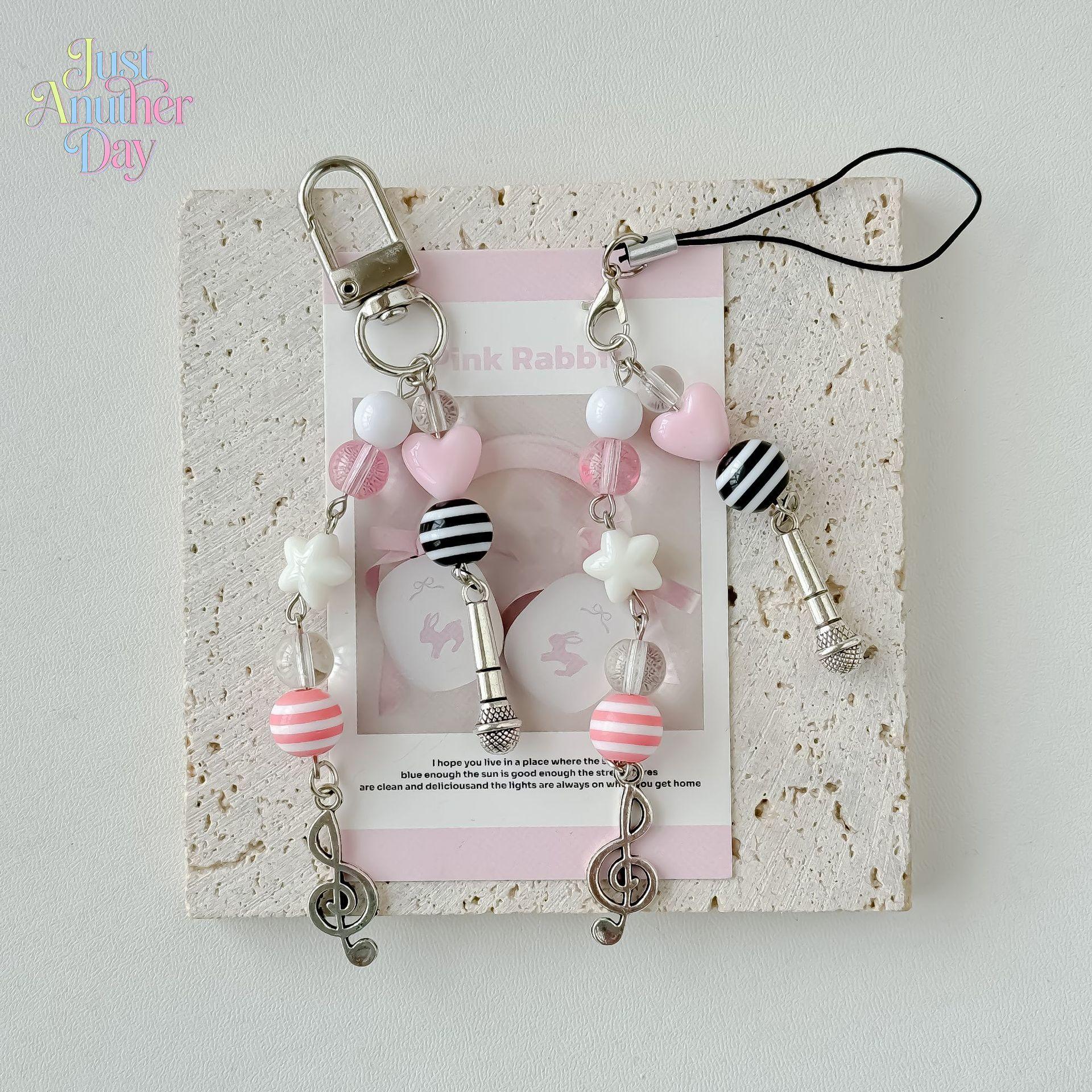 Y2K Pink Guitar Phone Charm, Millennial Style Beaded Keychain with Star & Music Note Details, Cute Bag & Photocard Holder Accessory
