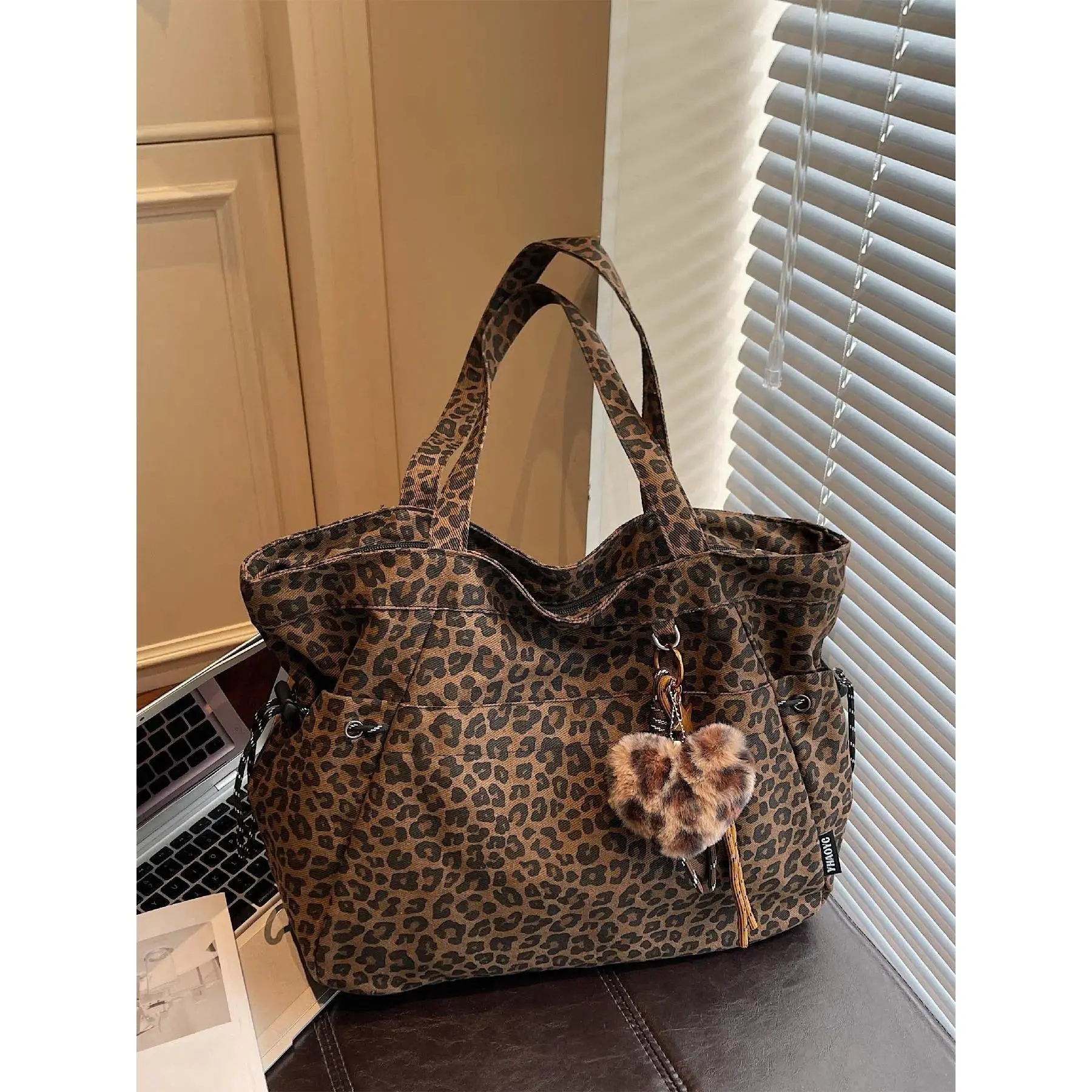 Women's Leopard Print Tote Bag, Cute Plush Charm Shoulder Purse with Large Capacity Design, Trendy Y2K Aesthetic Crossbody Handbag with Adjustable Strap, Fashion Animal Print Everyday Carry Bag for Work, Shopping, Travel, College & Casual Outfits