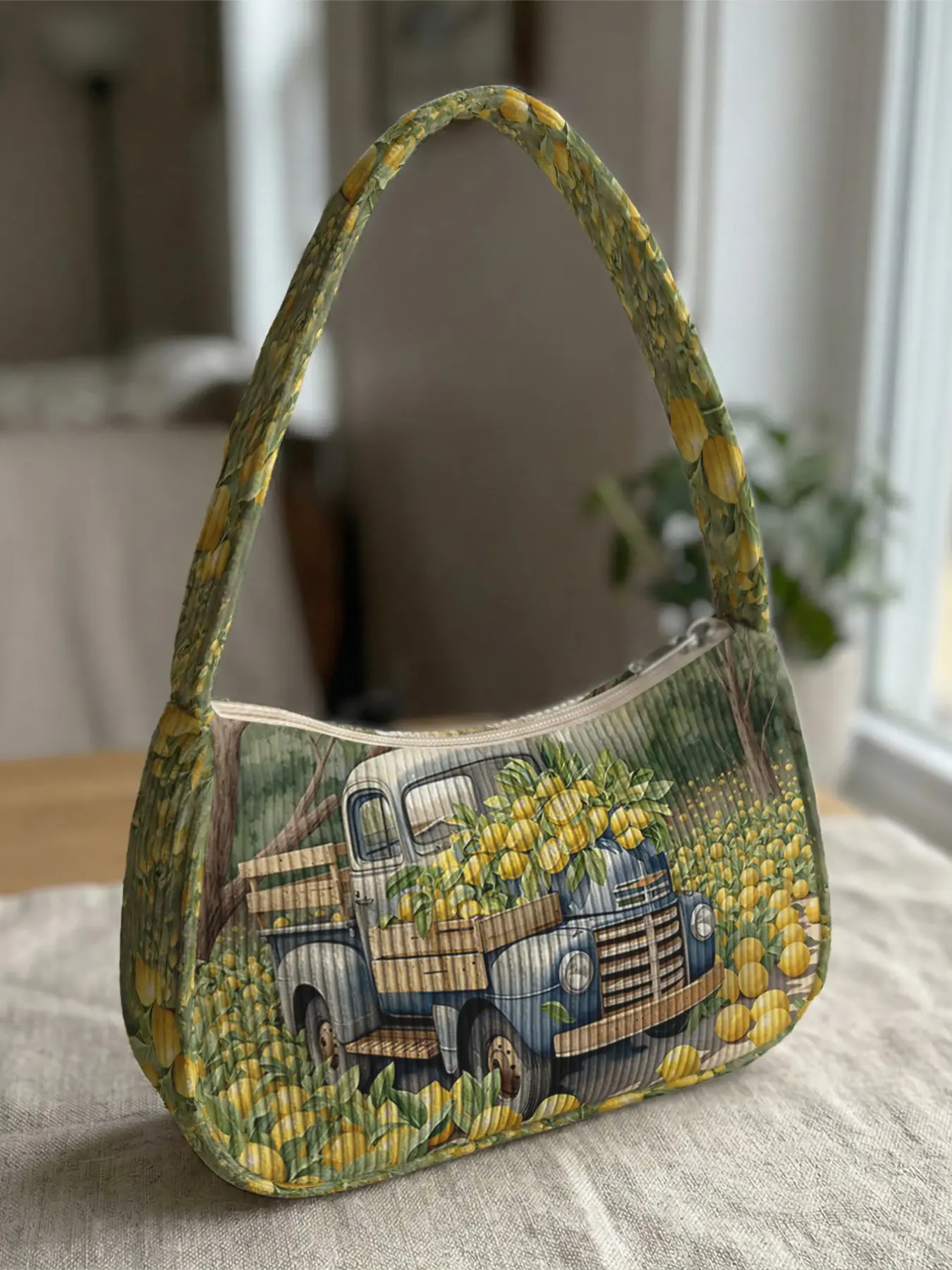 Vintage Truck Lemon Pattern Wristlet Bag, All-Over Print, Casual Style, Versatile for Daily Use, Dating, Shopping, Travel