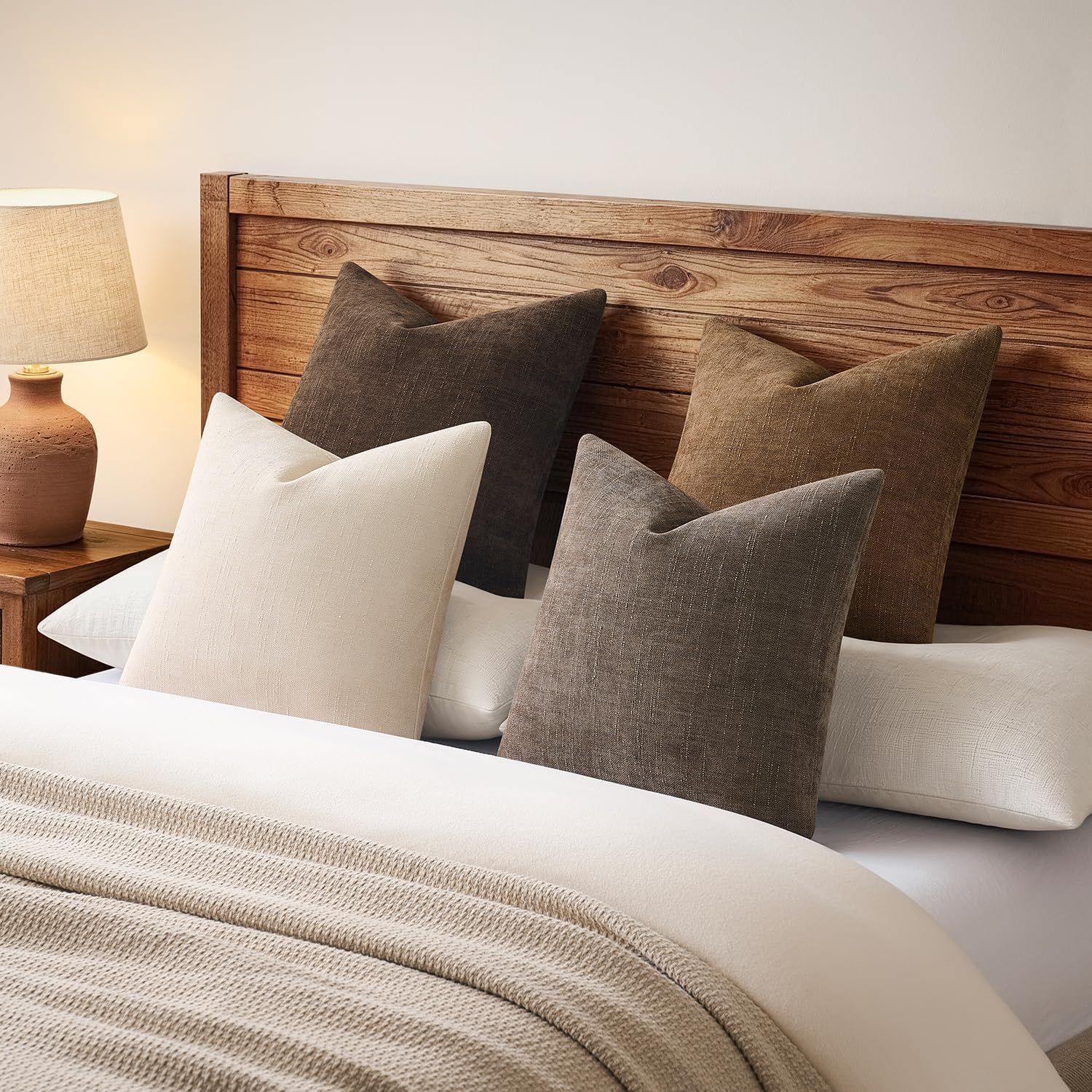 4Pcs Throw Pillow Covers 18x18 Inch / 20x20 Inch Chenille Textured Neutral Brown Soft Pillow Covers Solid Decorative Farmhouse Cushion Covers Home Boho Western Decor for Couch Sofa Bed Living Room Bedroom Decor