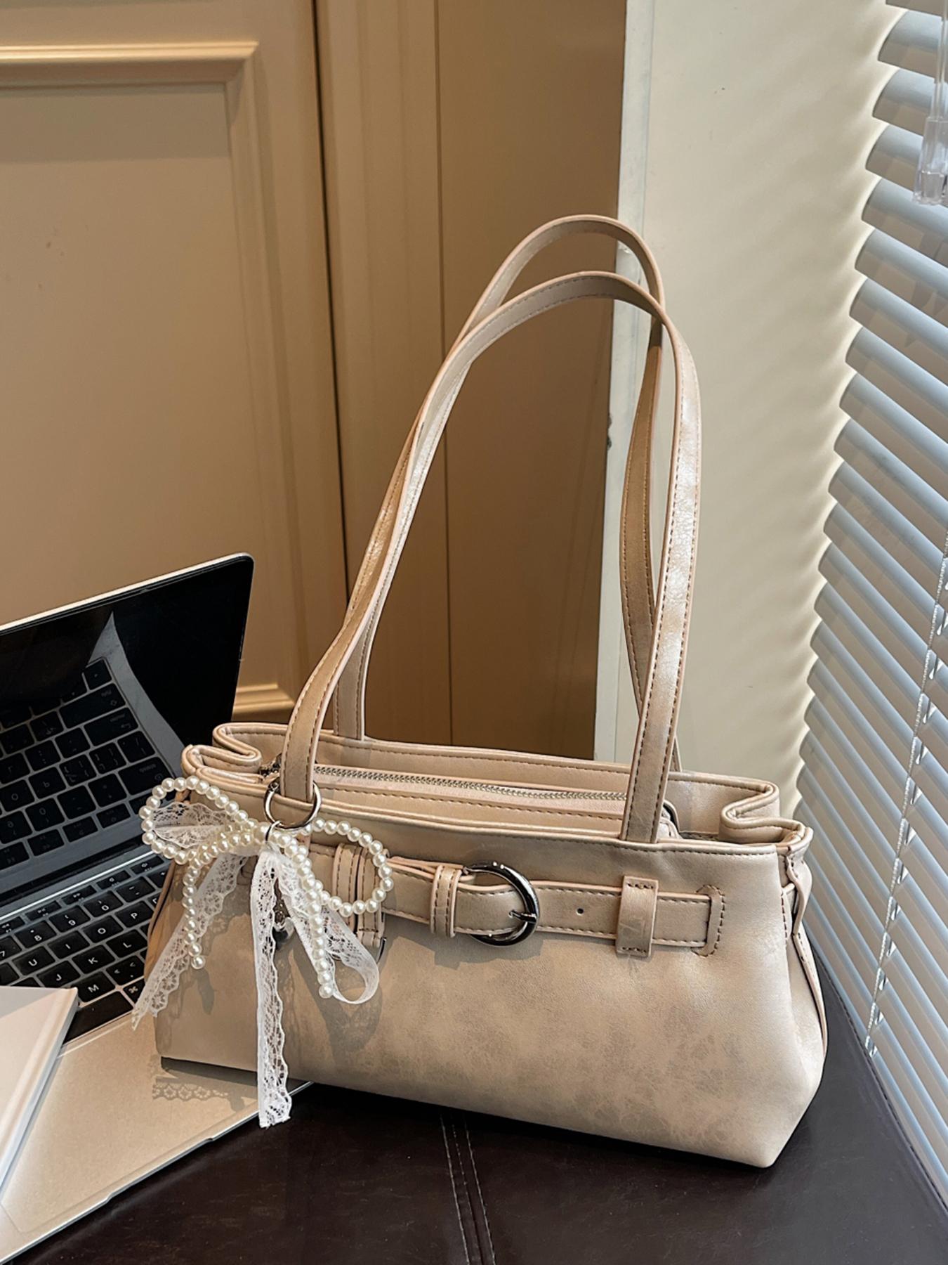Gentle, sweet and cute style with a light luxury texture under the arm bag, decorated with lace and pearl bow, elegant atmosphere, fashionable and personalized shoulder bag, Fashion Bags, can accommodate mobile phones and lipstick