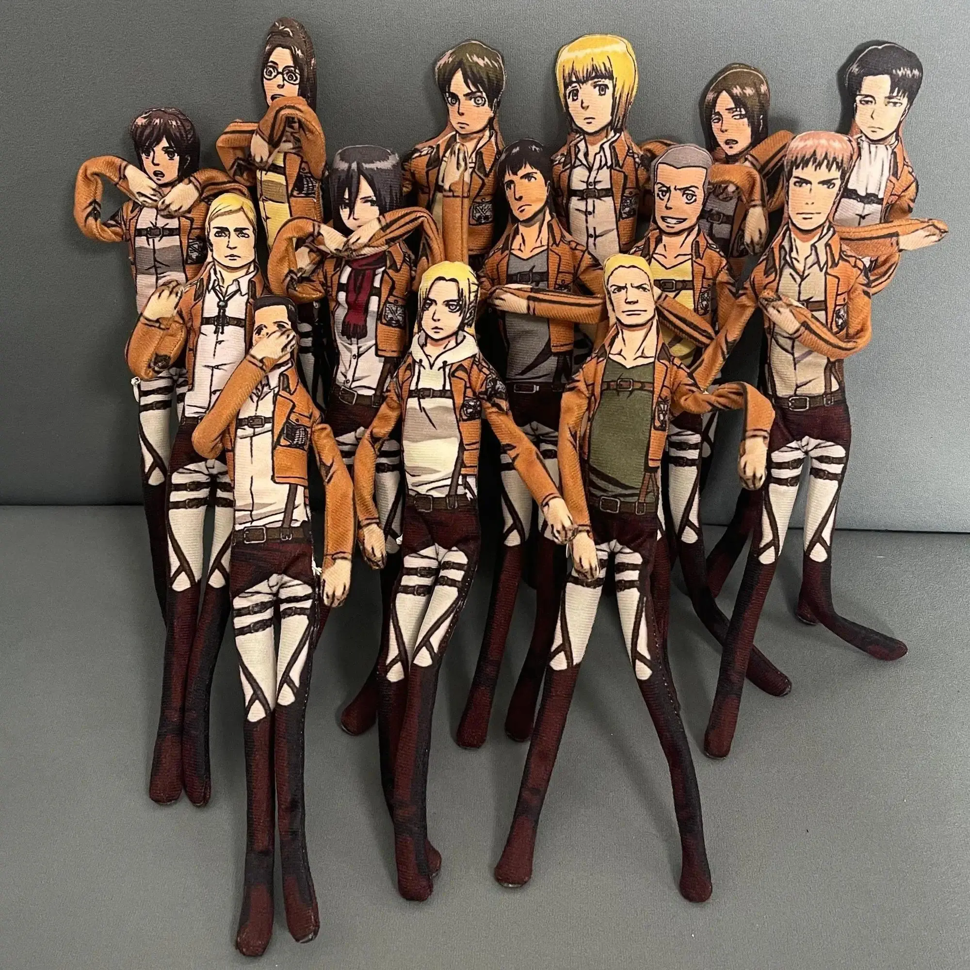 Attack on Titan Stuffed Dolls - Reiner Braun & Hange Zoë Characters, Handmade Craft, Unisex, Movable Wire Skeleton Abstract Body, Halloween Prop