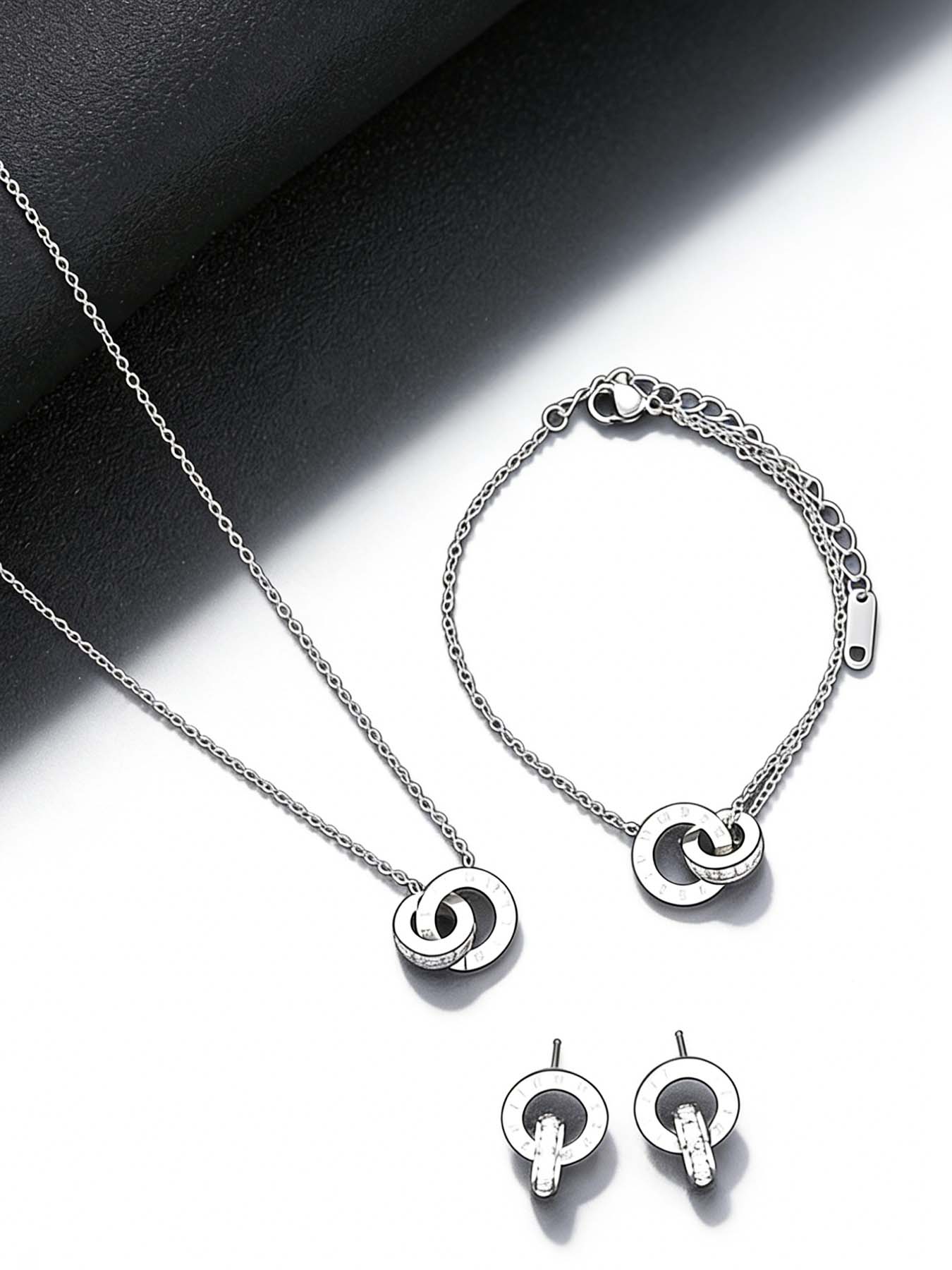 3-piece wedding season Valentine's Day gift set made of 304 stainless steel Roman numerals with interlocking jewelry, perfect for gifting to girlfriends, moms, daily dates, vacations, and parties