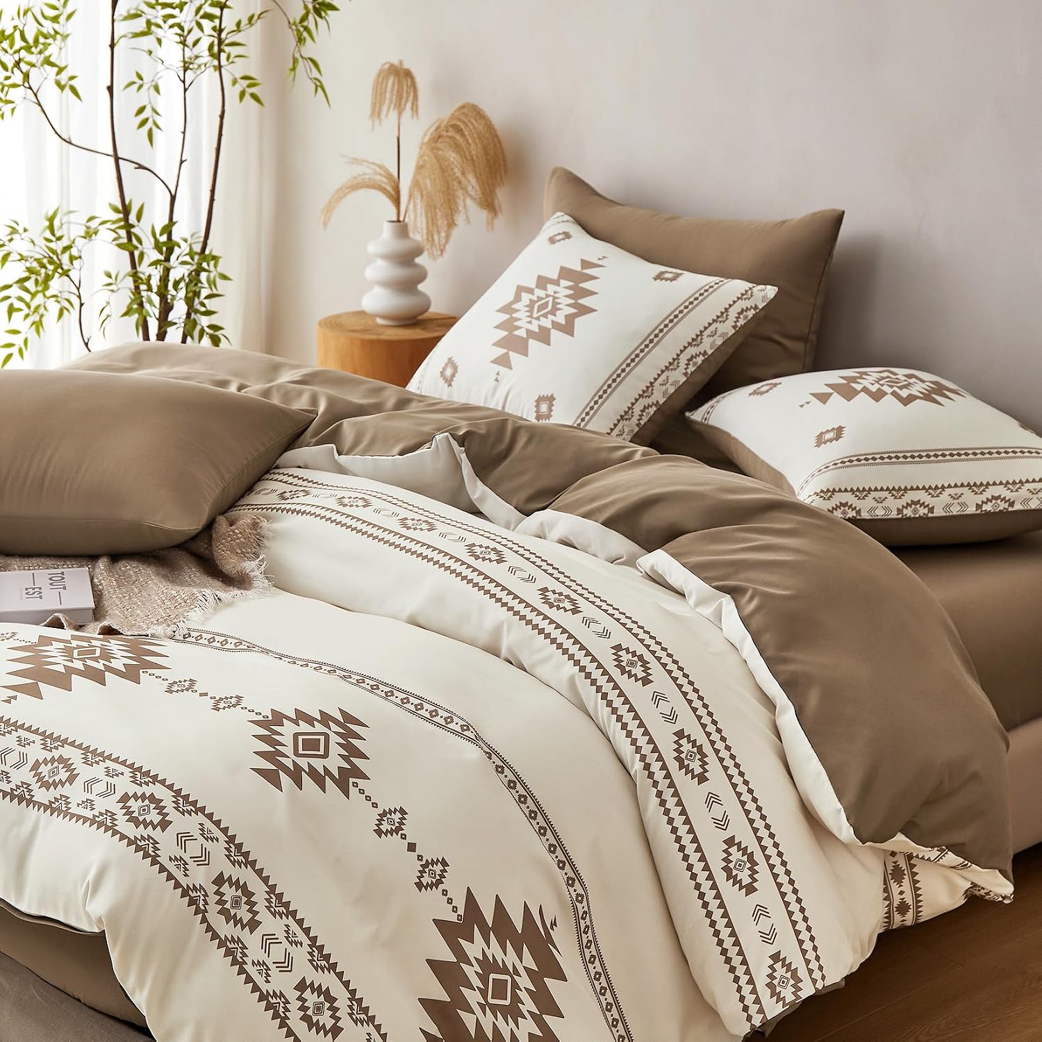-  Comforter Set, Boho Southwestern  Style with Aztec  Geometric , Soft Lightweight Beddg, 3 count, Beige Brown,  Size
