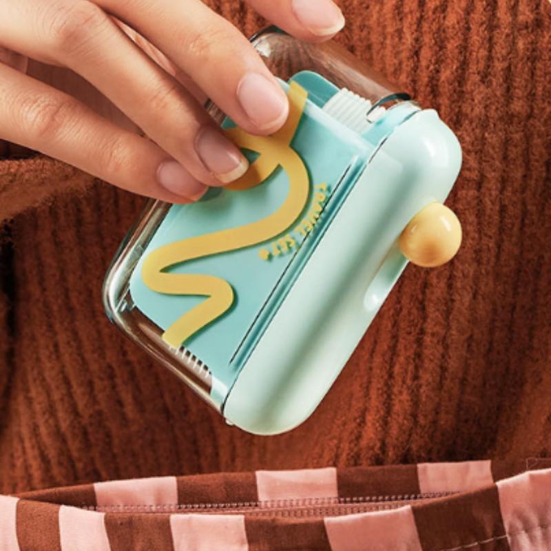 Portable Floss Stick Holder, Automatic Pop-Up Dental Floss Box, Compact Travel Essential, Ideal for Business Trips and Tourism