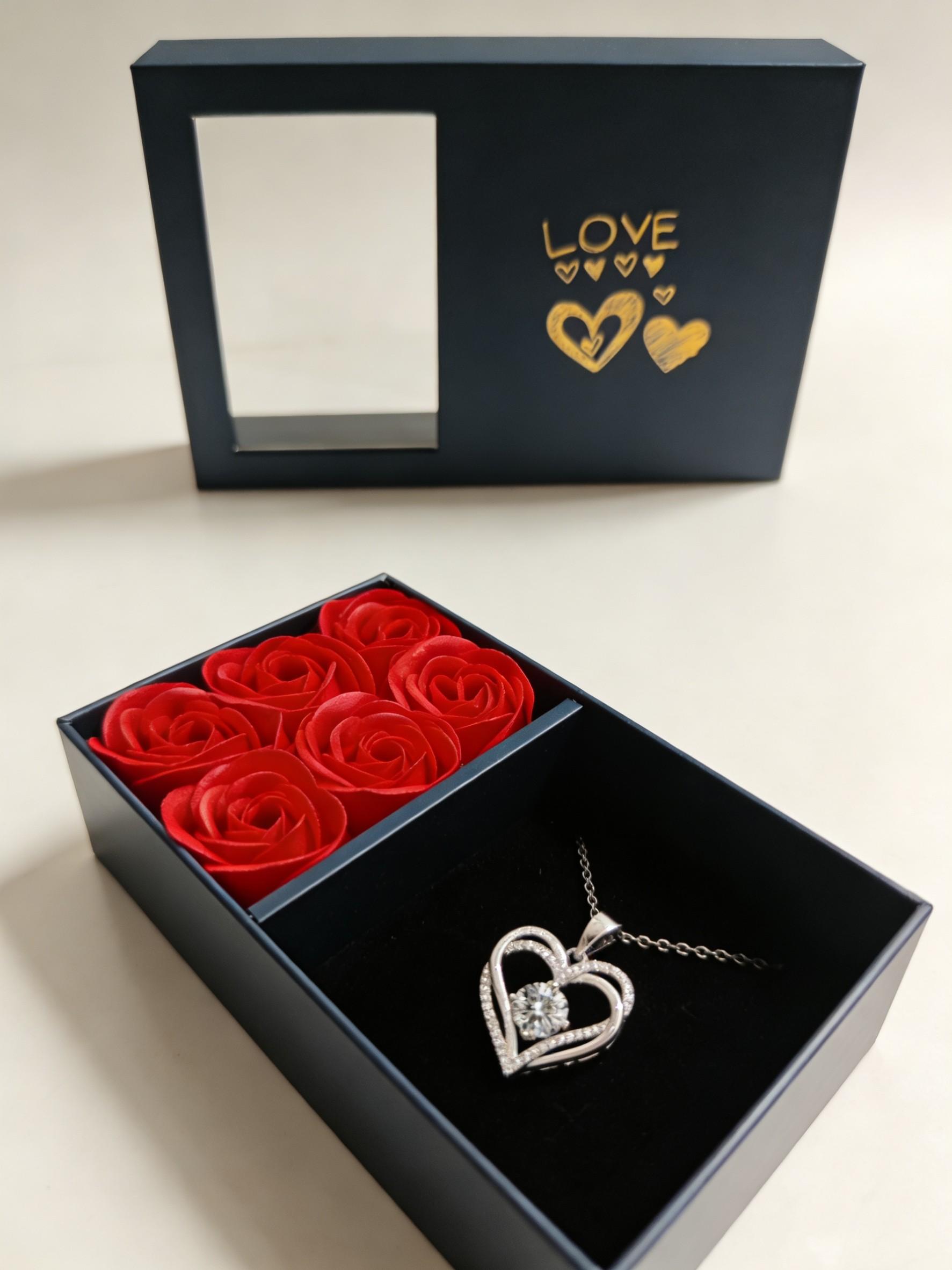 Heart Necklace Fashionable High-End Qixi Valentine's Day Gift, 6 Rose Flower Box, Elegant Jewelry Present for Her
