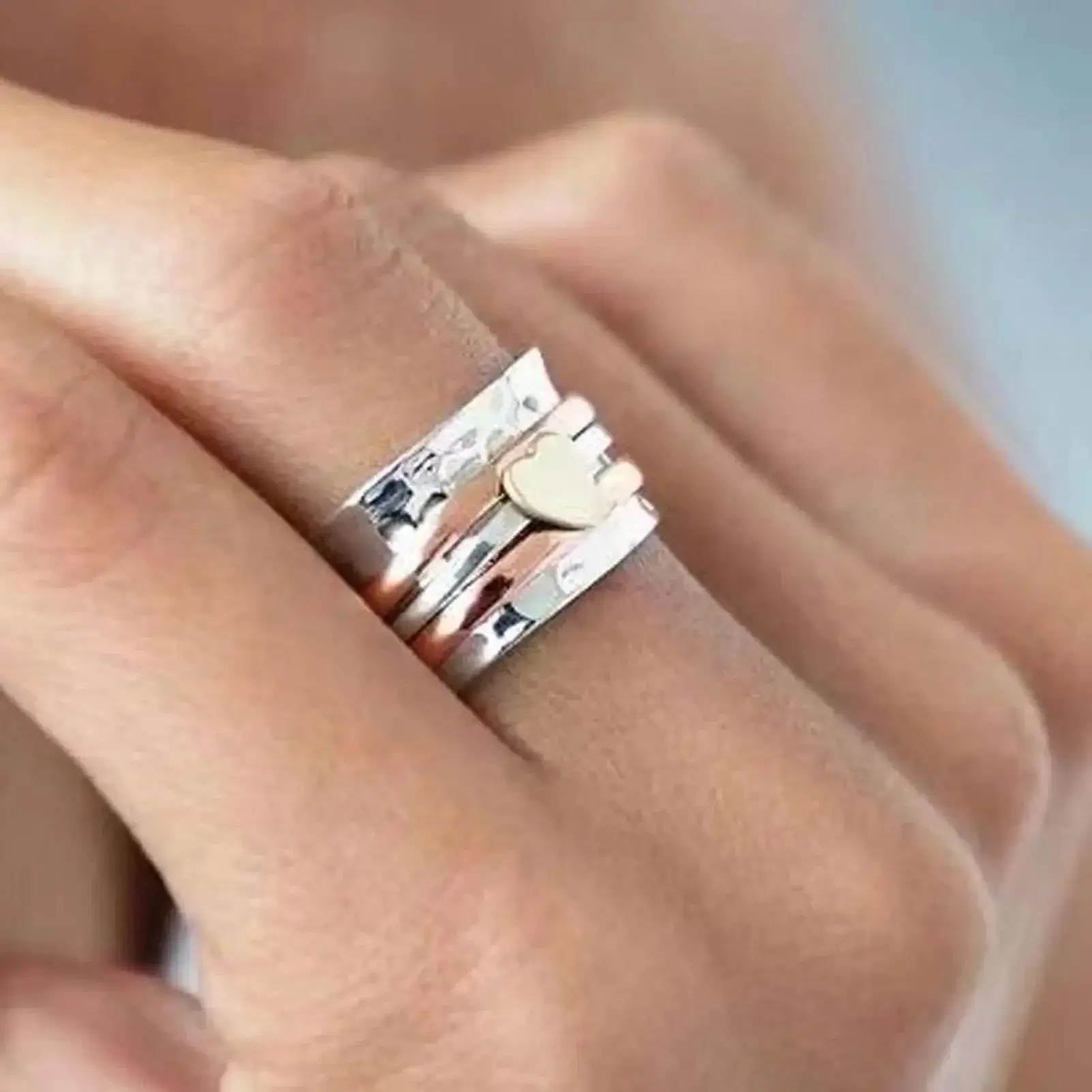 New Heart Rings for Women Fidget Anxiety Relief Band Meditation Rings Fashion Rotatable Decompression Retro Ring Jewelry Gift