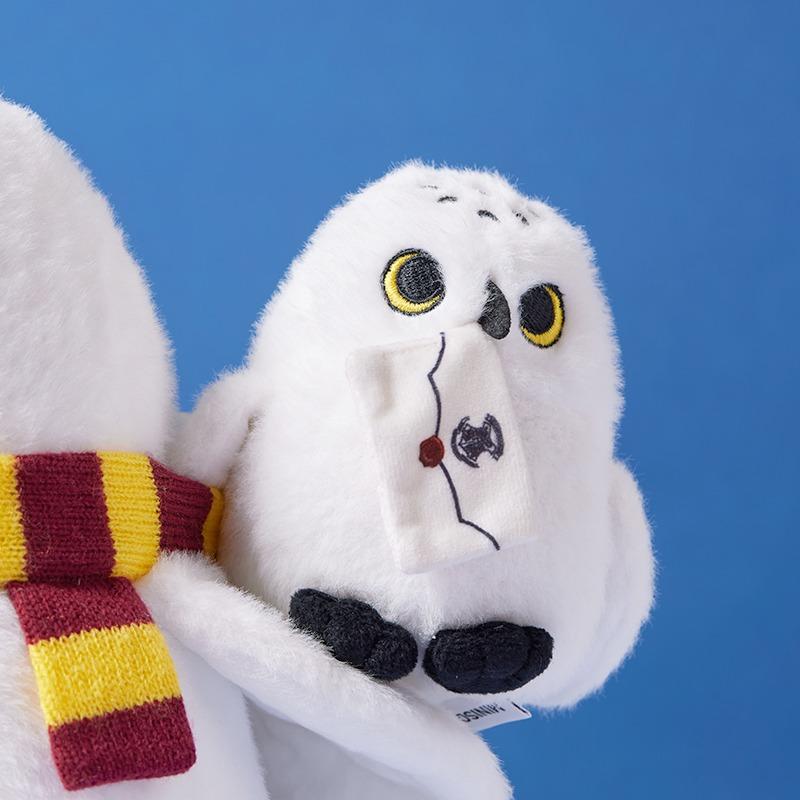 Harry Potter Unisex Owl Form Soft Plush Keychain - 5in Magnetic Stuffed Pendant, Easy Attach for Bags, Cute Collectible Gift for Fans, Ideal for Kids’ Birthdays