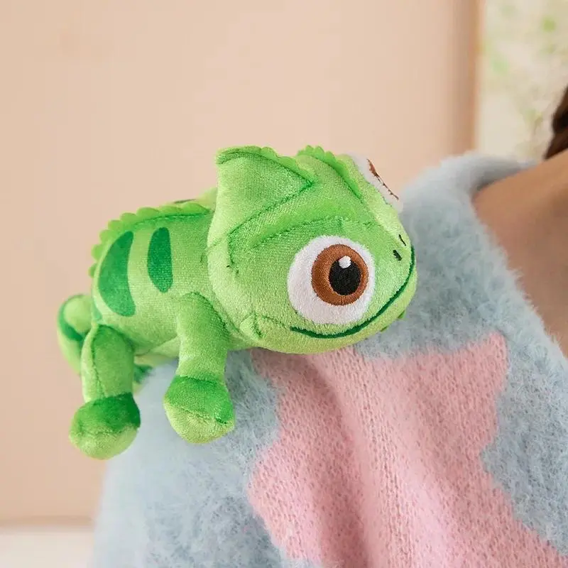17cm Kawaii Soft Unisex Pascal Rapunzel Lying Shoulder Stuffed Chameleon Doll, Cute Decor & Birthday Gift for Kids