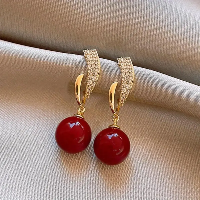 1 Pair of Elegant Earrings - Golden Leaf Pendant with Red Simulated Synthetic and Imitation Beads, Everyday to Party Jewelry, Valentine's Day/Christmas/ Gift, Best Choice for Bestie's Birthday Anniversary, Affordable Luxury Earrings for Teens
