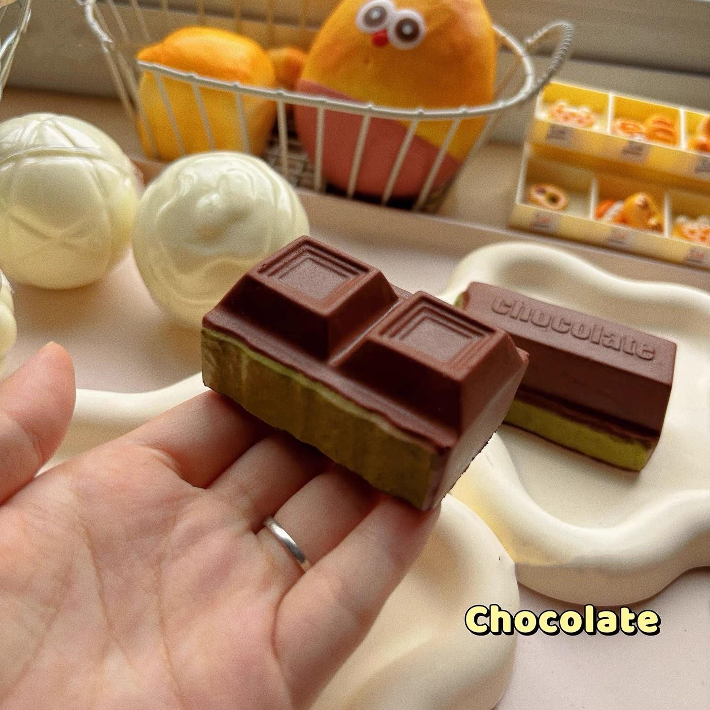 Realistic Chocolate Prop, Stress Relief Toy with Chocolate Scent, Office Fidget Tool, Sweet Shop Decoration, Prank Toy, Best Gift