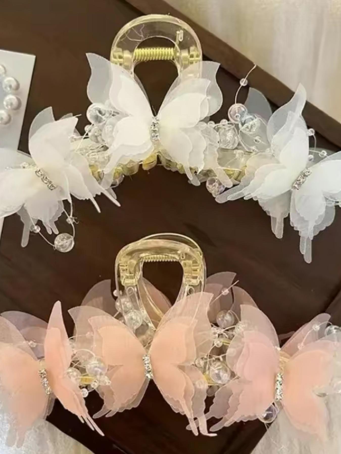 A fashionable and elegant butterfly pattern hair claw headband, suitable for daily wear, vacation and dating occasions, and also a surprising and exquisite small gift.