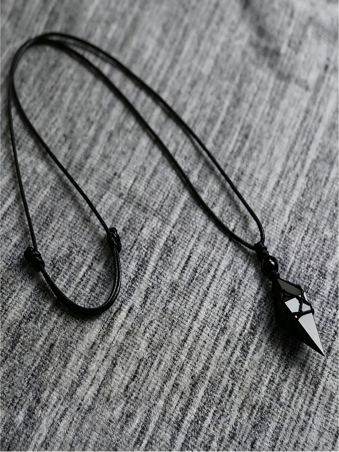 Bohemian Natural Obsidian Pendant Necklace, Unisex Adjustable Length, Handmade Jewelry, Exquisite Gift for All Occasions