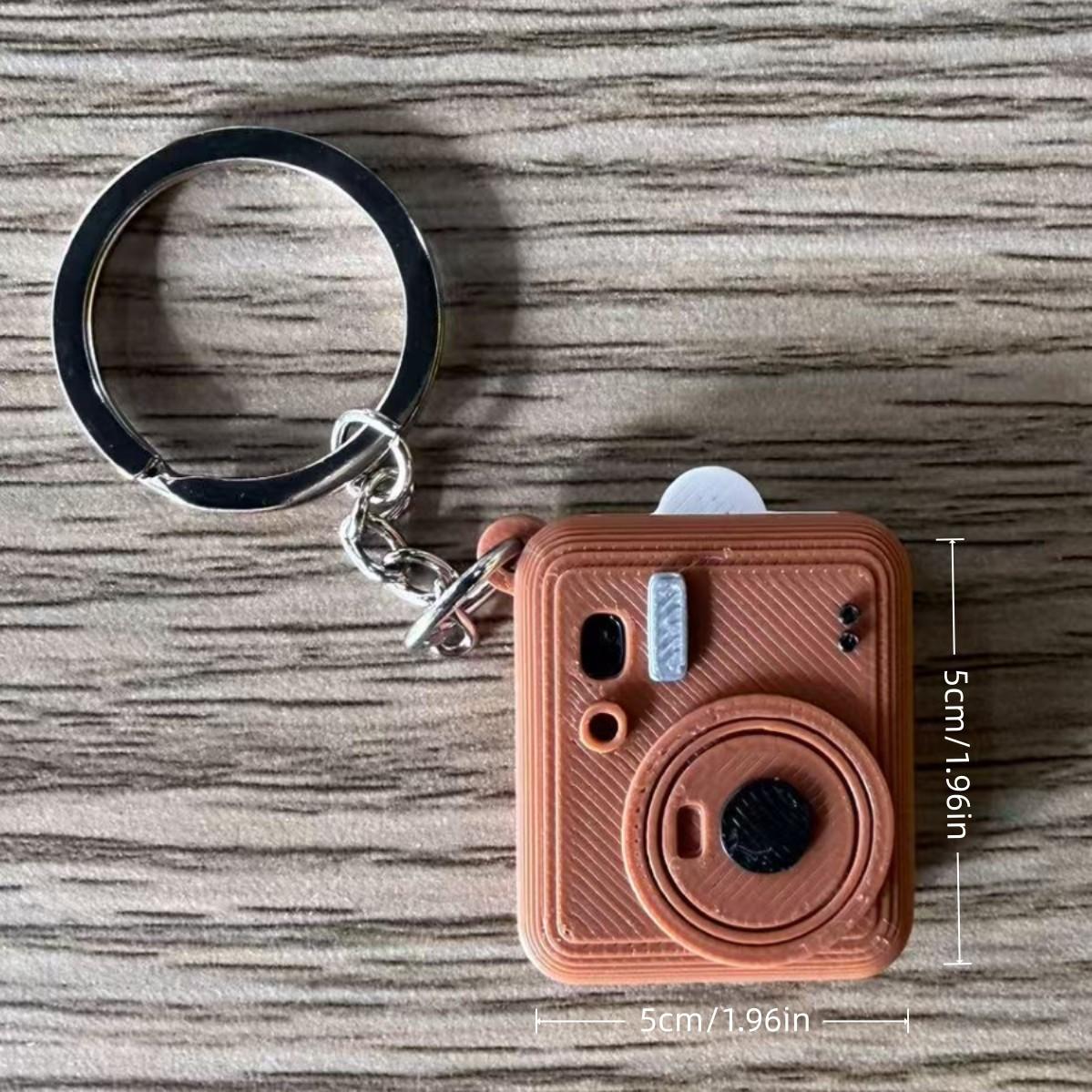 3D Printed Polaroid Keychain, Holds Small Photos, Perfect Birthday Gift, High Attraction Rate, Ideal for Anniversaries