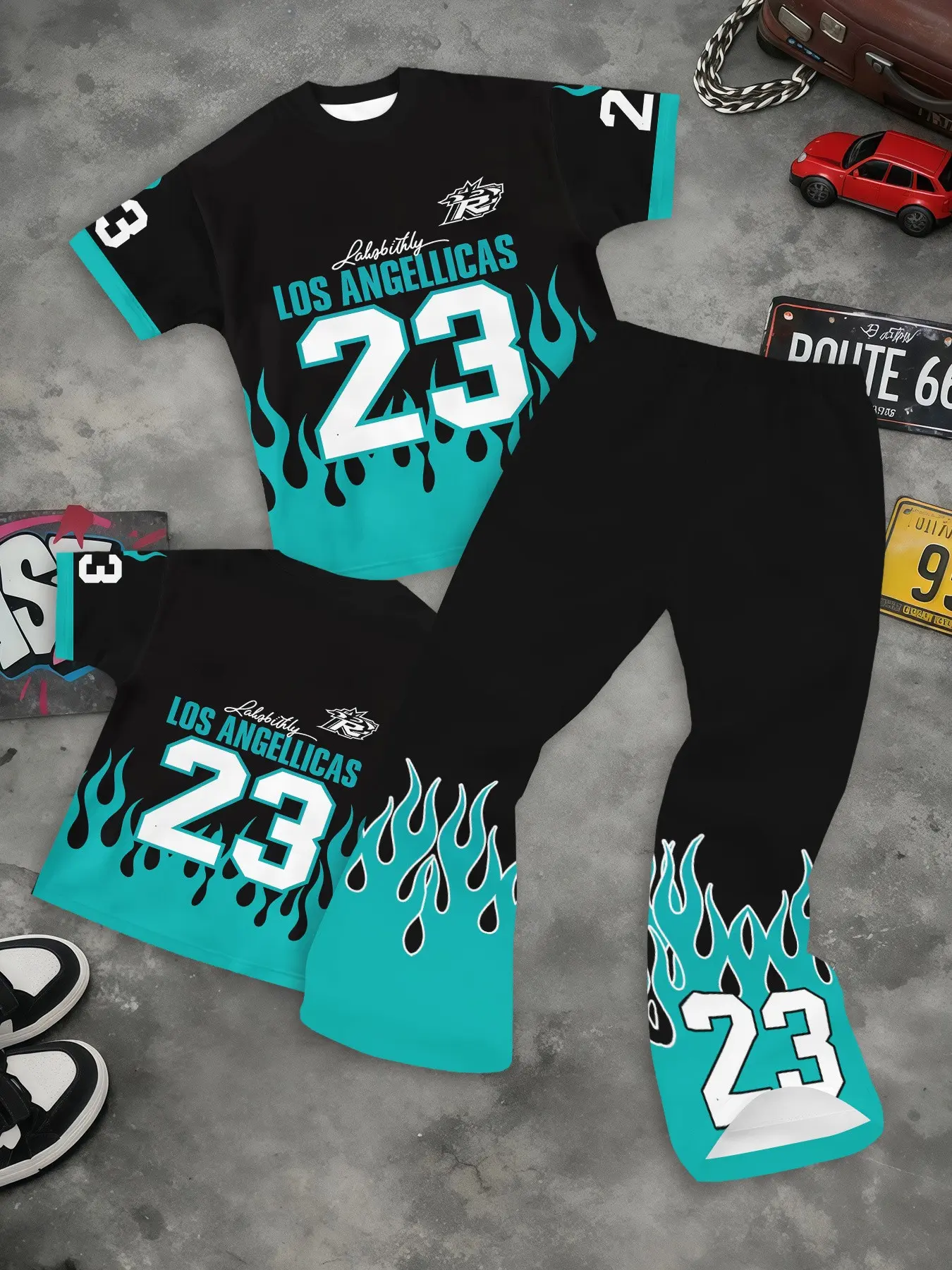 Men Hip‑Hop Los Angellicas 23 Flame Print Short Sleeve Top & Flared Bootcut Pants 2‑Piece Outfit, Trendy Street Matching Suit For Street Walk Party Weekend Gathering