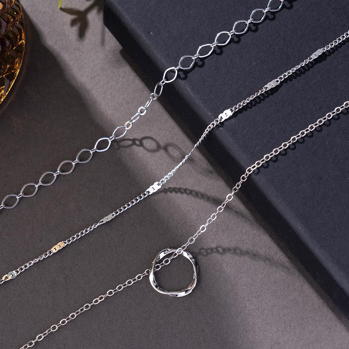 A Three-layer Fashion Round Pendant Multi-layer, Stylish Adjustable Alloy Clavicle Necklace, Women's Necklace Set Chain Simple And Versatile Multi-layer Clavicle Chain Necklace, Adjustable Choker