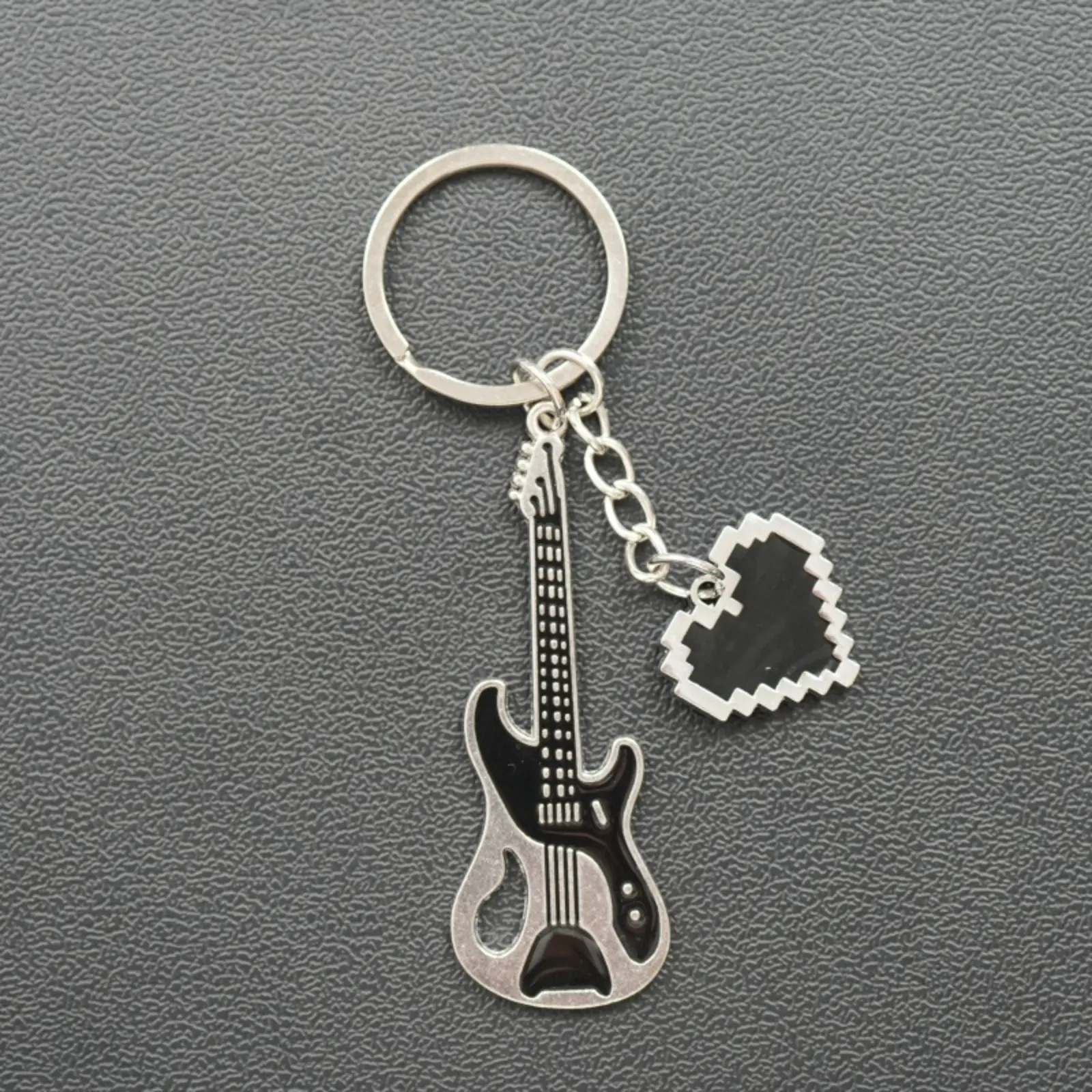 Vintage Enamel Guitar Keychain Smiley Face Pixel Heart Pendant Metal Music Keyring Set Rock Band Fan Souvenir Musician Birthday Gift Bag Charm