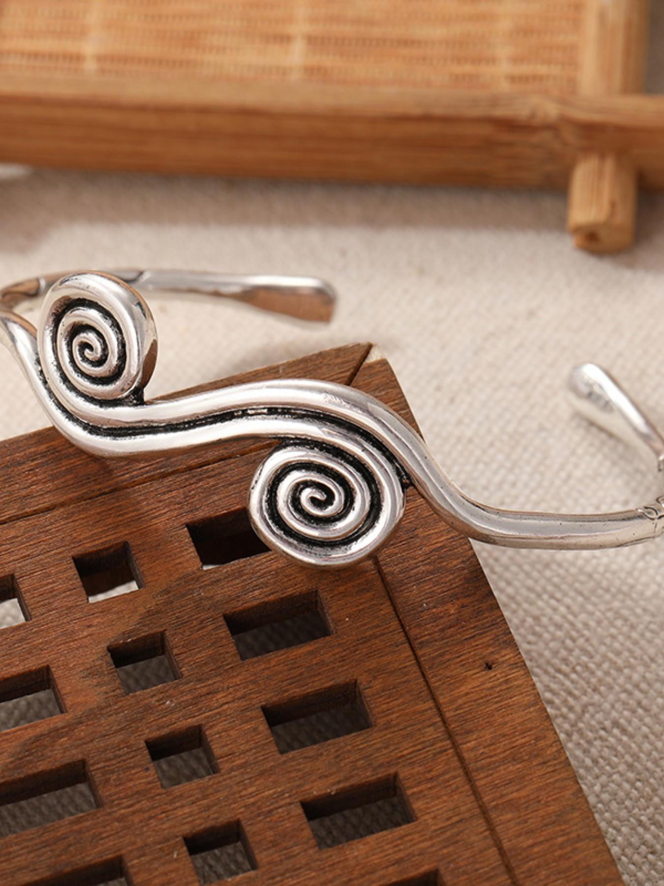 Bohemian Spiral Adjustable Cuff Bangle, Vintage Unisex Bracelet, Retro Old Look Fashion Accessory, Unique & Stylish for Daily Wear