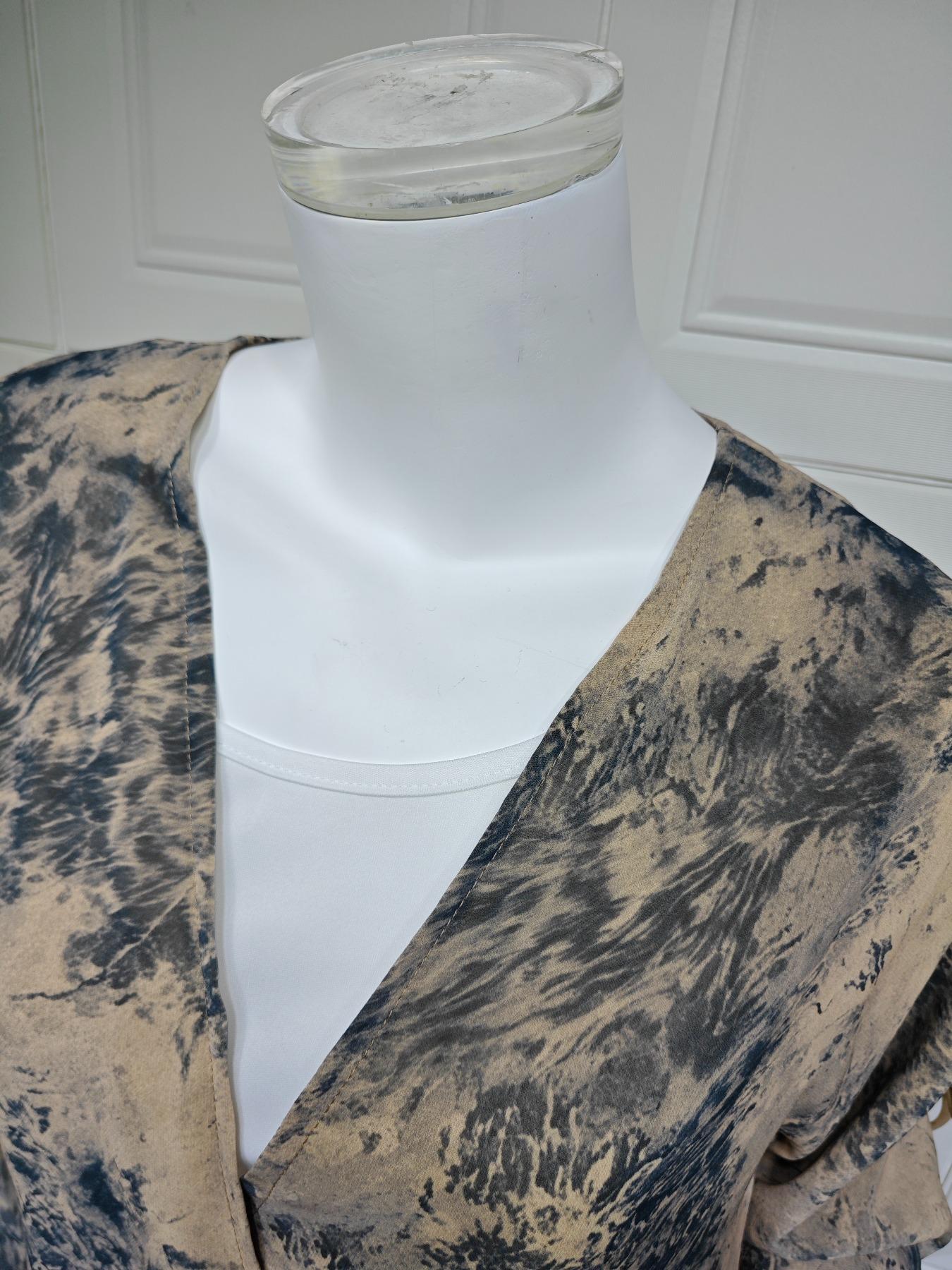 Elegant Double Layer Open with Headscarf, Abstract Tie Dye Pattern, Long Sleeve for All Seasons, Casual and Stylish Women's Islamic Wear, Abaya Hijab Set