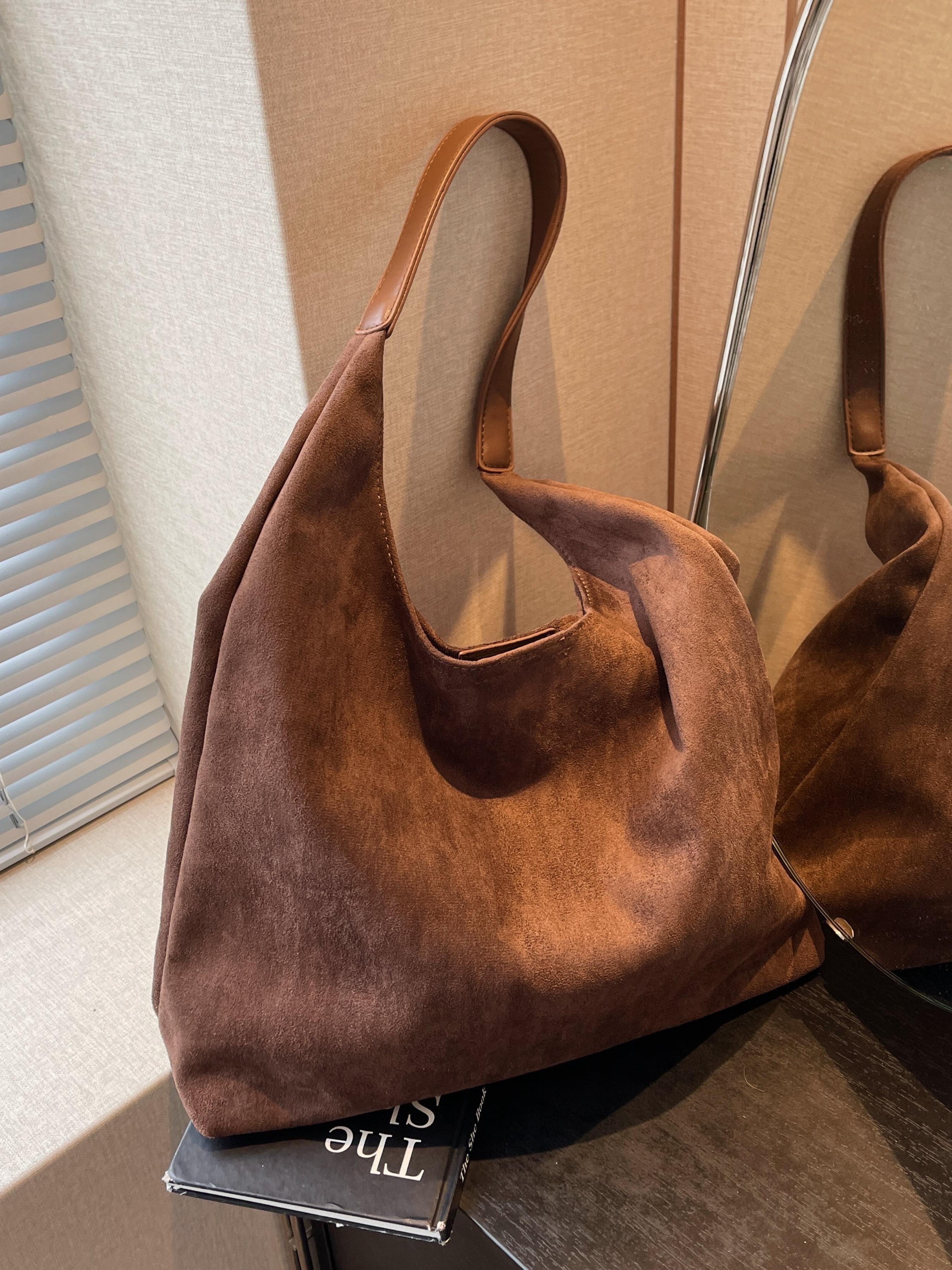 Elegant Shoulder Clutch Bag, Fashionable Shoulder Bag, Contemporary Plain Design, Large Capacity Commuter Fashion Accessory, Perfect for All Seasons