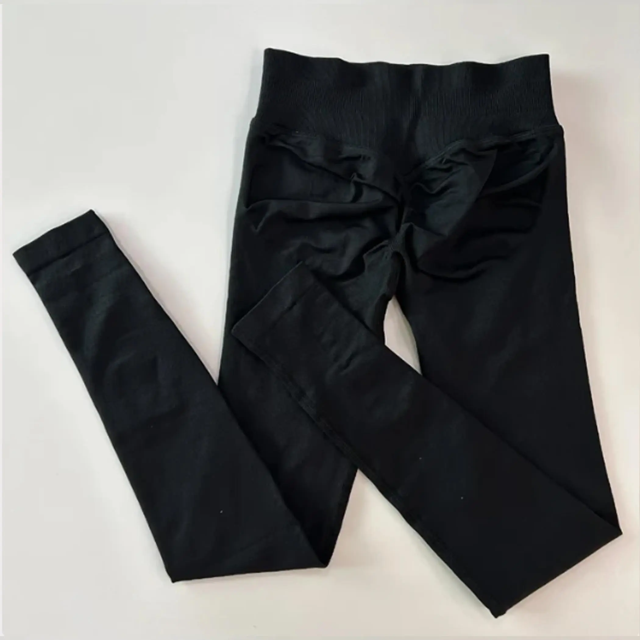 Dfyng Women's Seamless Scrunch Bum Fitness Bottoms - Seamless Contour Push Up Yoga & Gym Pants for Flexibility & Comfort, Black Workout Legging Pants, Seamless Contour Leggings