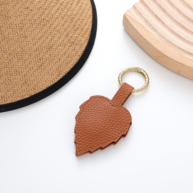 Magnetic Hat Clip Portable Travel Hat Holder, Anti-Loss Sun Hat Hook, Backpack Strap Attachment, Essential Gear for Hikers & Adventurers