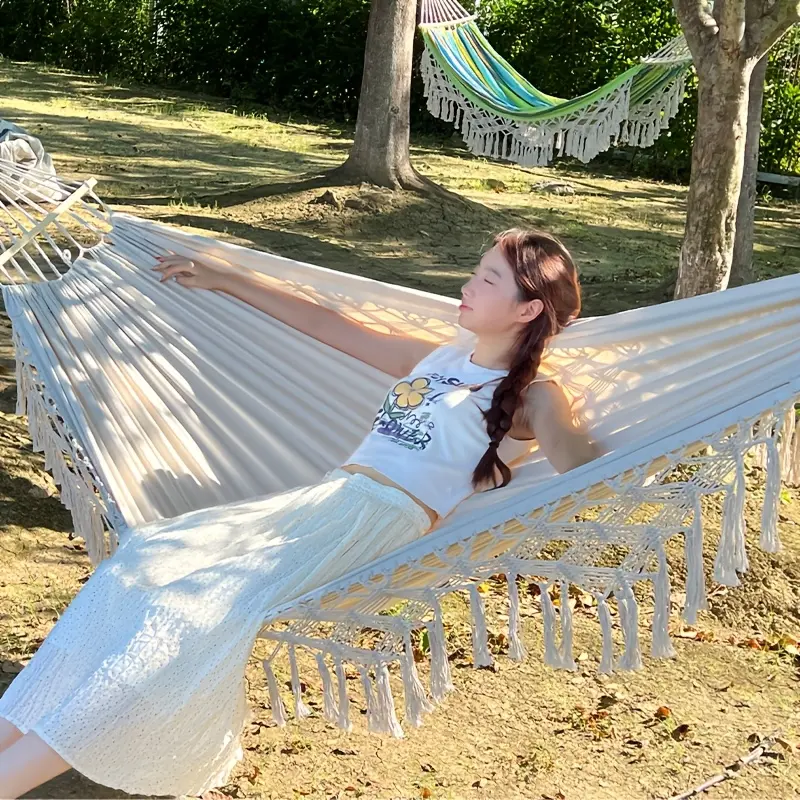 High load-bearing tassel hammock, breathable canvas swing hammock, camping beach backyard relaxation hanging reclining bed
