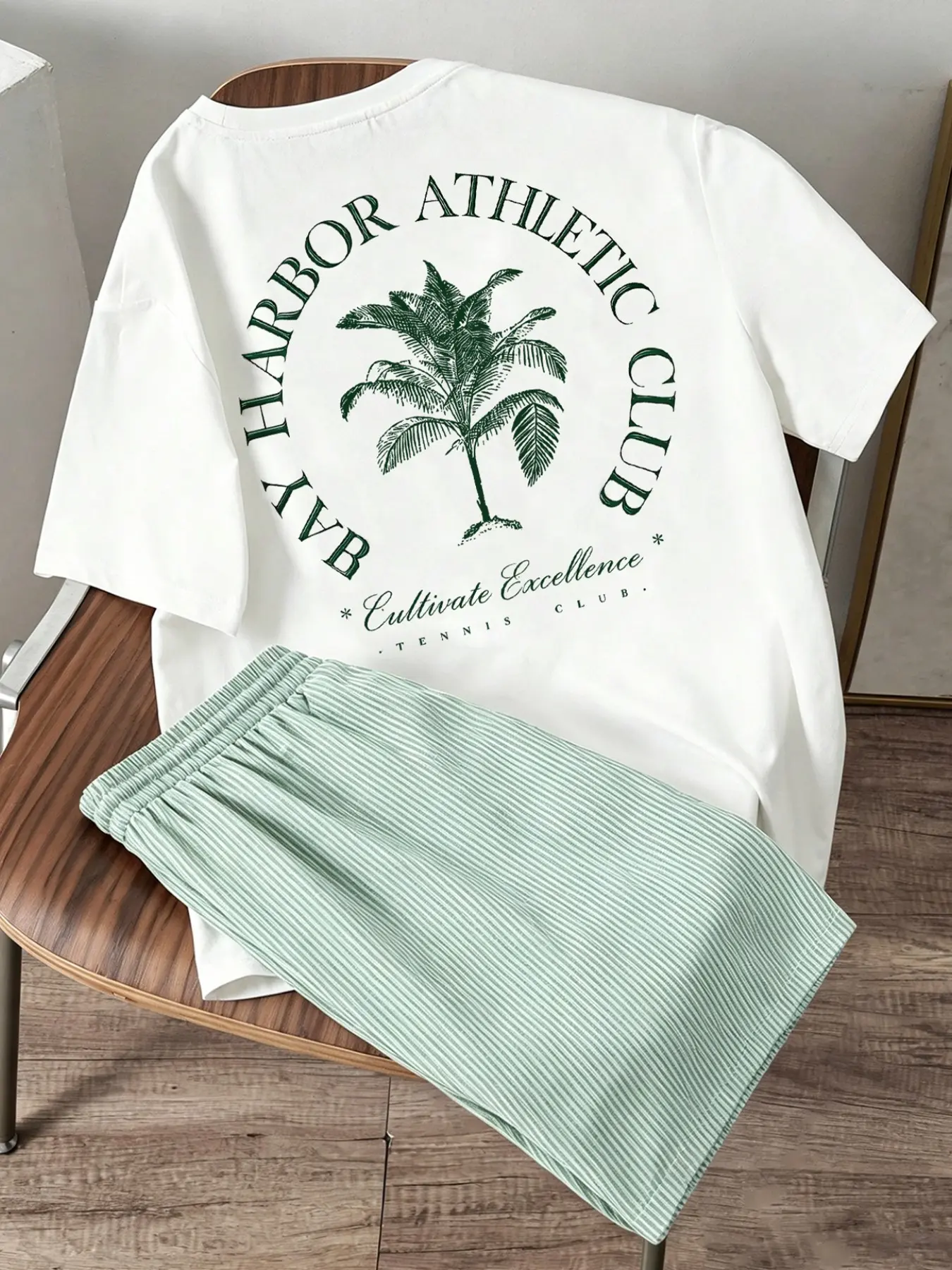 Men's Two-Piece Set, Casual Sporty Tropical Palm Tree Print T-Shirt & Striped Shorts for Summer, Daily Wear, Tennis