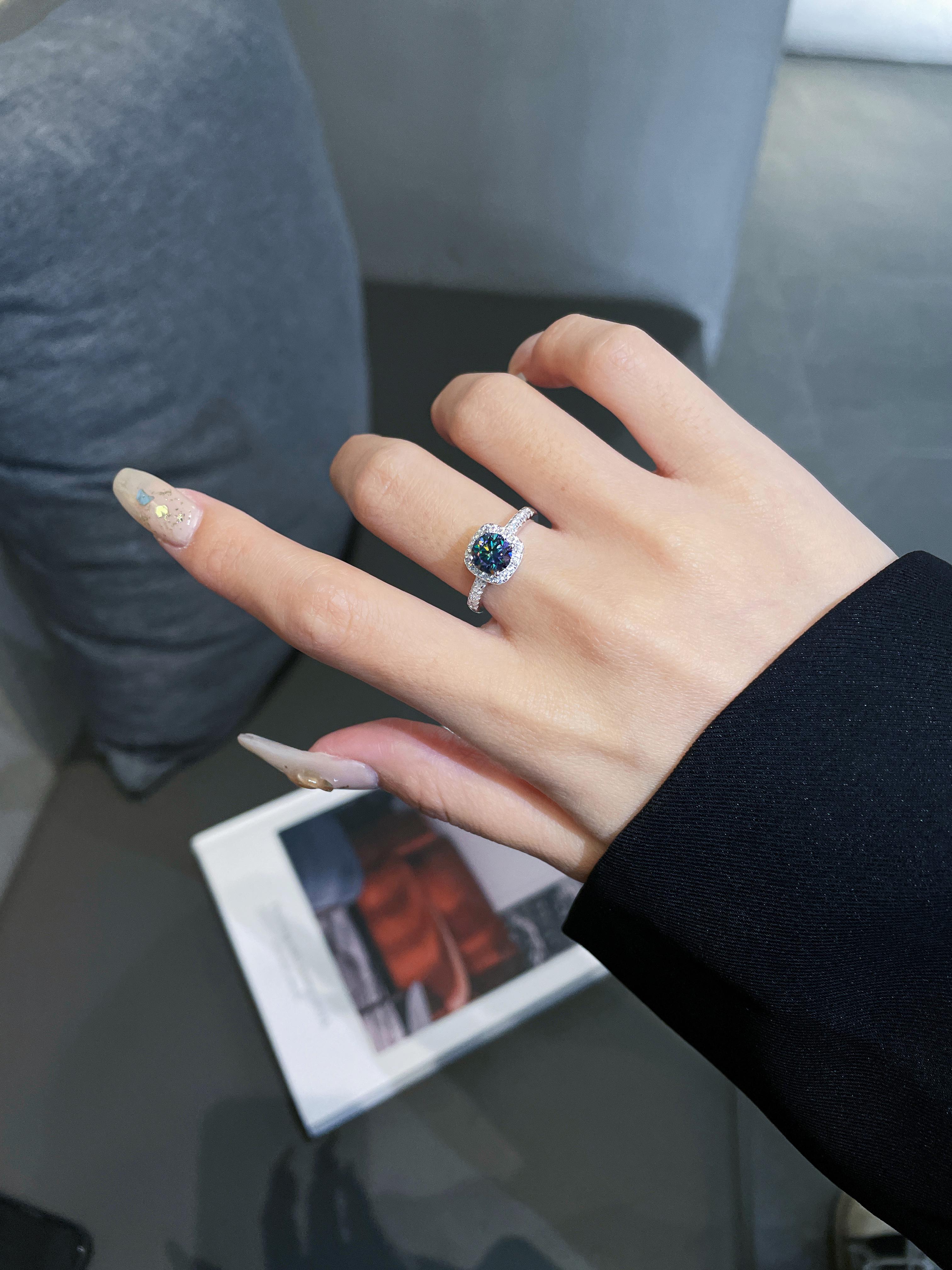 【#74 Peacock Blue】Square Halo 0.5-2ct Peacock Blue Color VVS1 Clarity Coloured Synthetic Moissanite Engagement Rings in 925 Sterling Silver Ideal Gift for Women