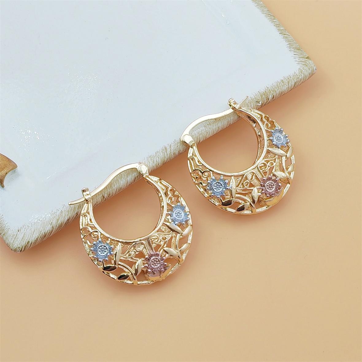 European‑Style Virgin Mary Enamel Hoop Earrings, Gold‑Plated Hollow Ear Rings With Colorful Red‑Green Rose Patterns, Fashion Retro Ear Jewelry For Daily Matching And Party Occasion Styling