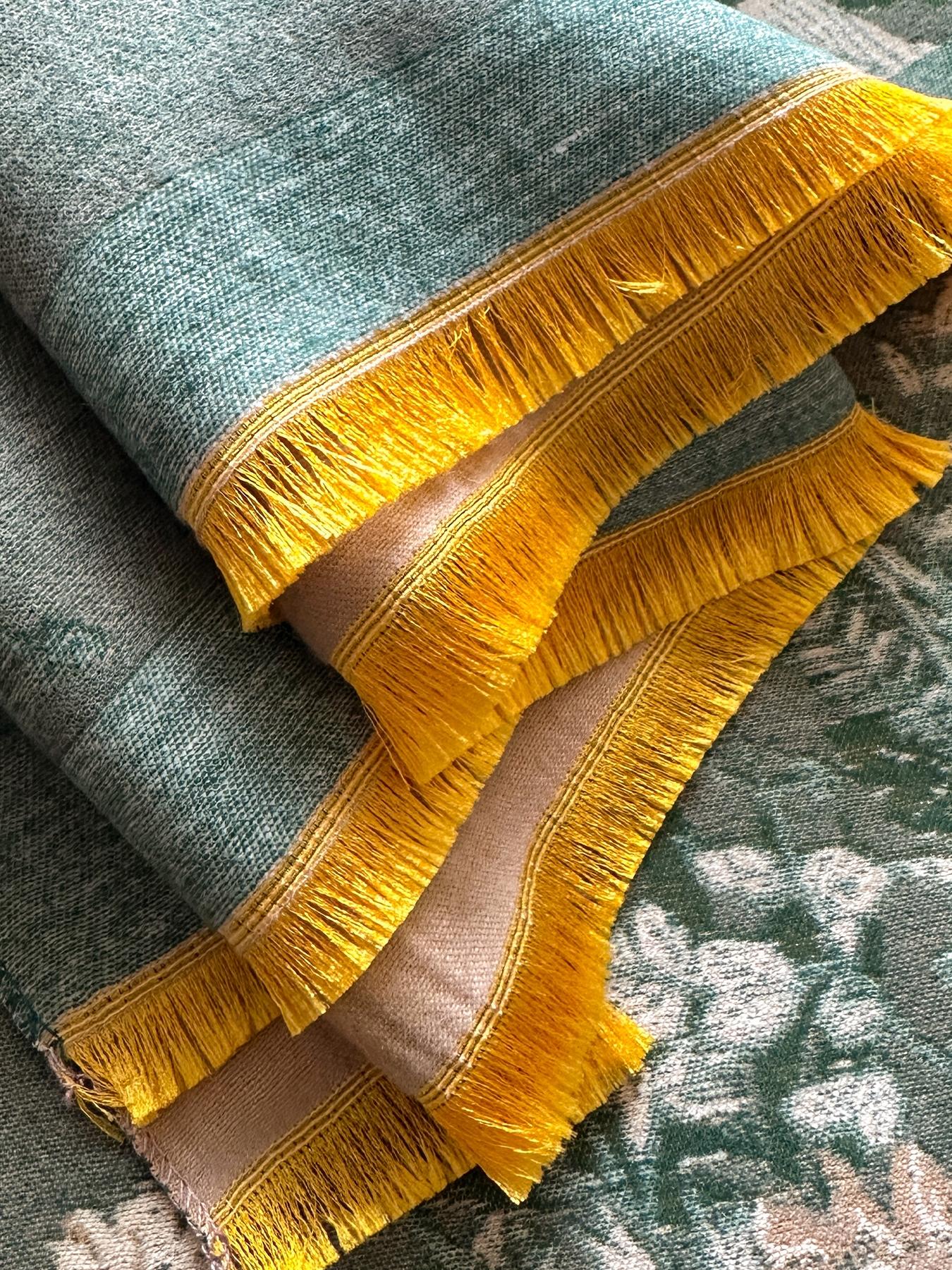 Women's Floral Print Shawl, Soft Warm Woven Fabric, Soft Texture, Casual Fitted Design, Perfect for Fall & Winter, Modern Fashion Accessory