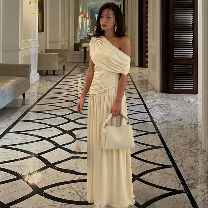 Women's Elegant Solid Irregular Neck Ruched Dress, Sexy One-Shoulder Backless Plain Slim Fit Maxi Dress, Formal Gown for Birthday Party & Date Evening, Summer Ladies Casual Long Dresses for Holiday & Daily Wear Womenswear