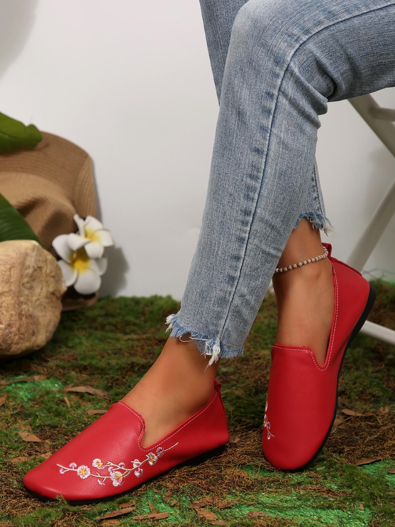 Women's Flat Shoes, Spring Summer New Arrival, Ethnic Style Vintage Low Top Embroidered Flowers, Soft Sole Mom Shoes, Casual PU Leather